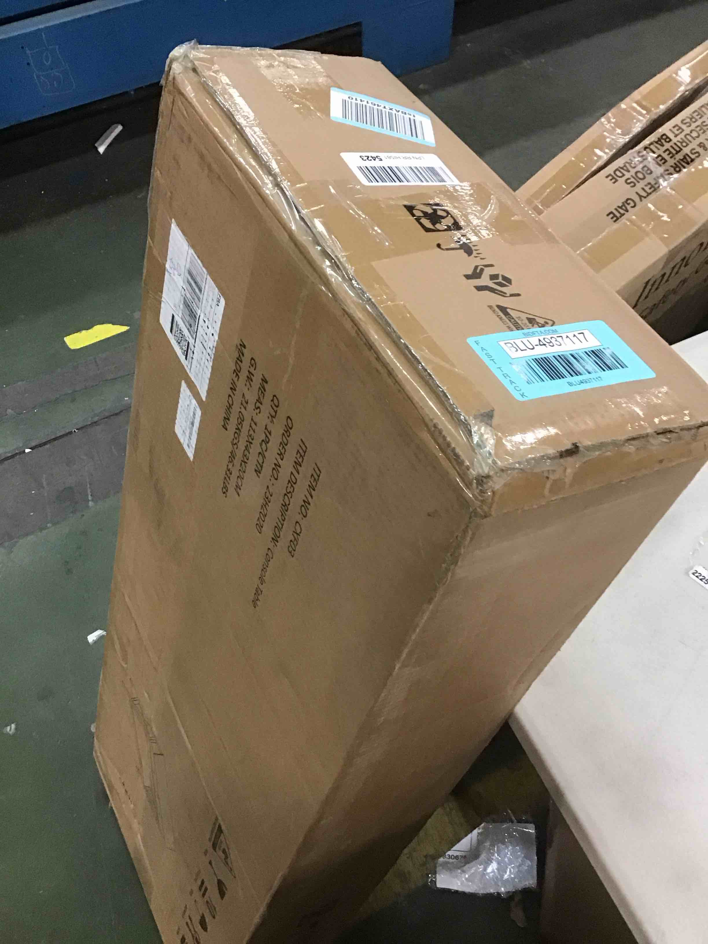https://s3.amazonaws.com/lotting-images-prod/bidfta/BLU4937117_1704815454499.jpeg