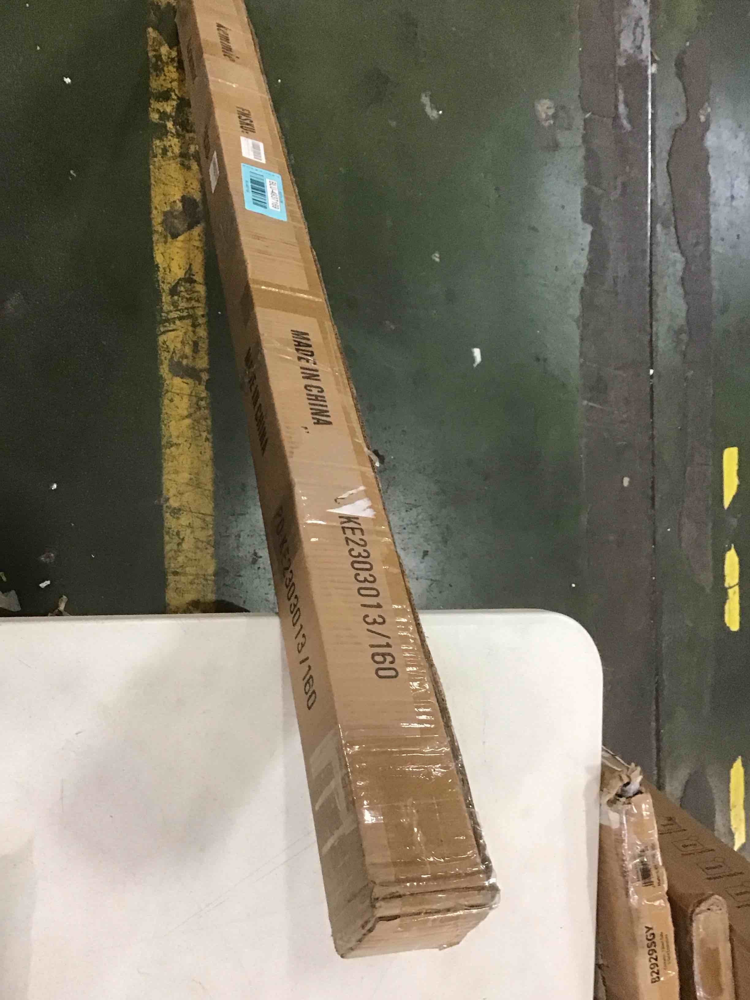 https://s3.amazonaws.com/lotting-images-prod/bidfta/BLU4937169_1704824790393.jpeg