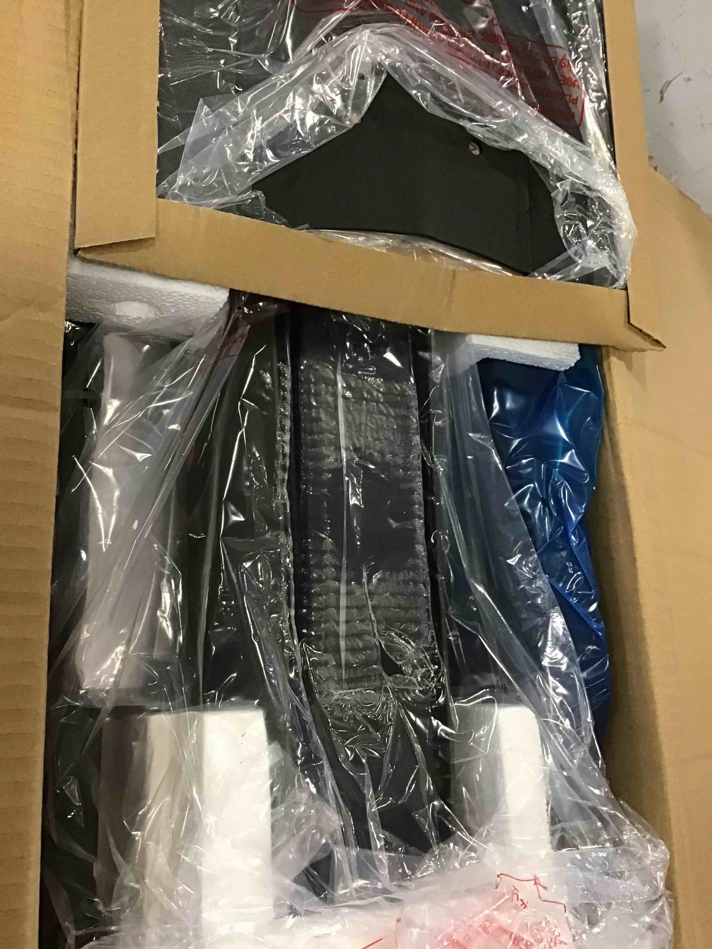 https://s3.amazonaws.com/lotting-images-prod/bidfta/BLU4938209_1705422415762.jpeg