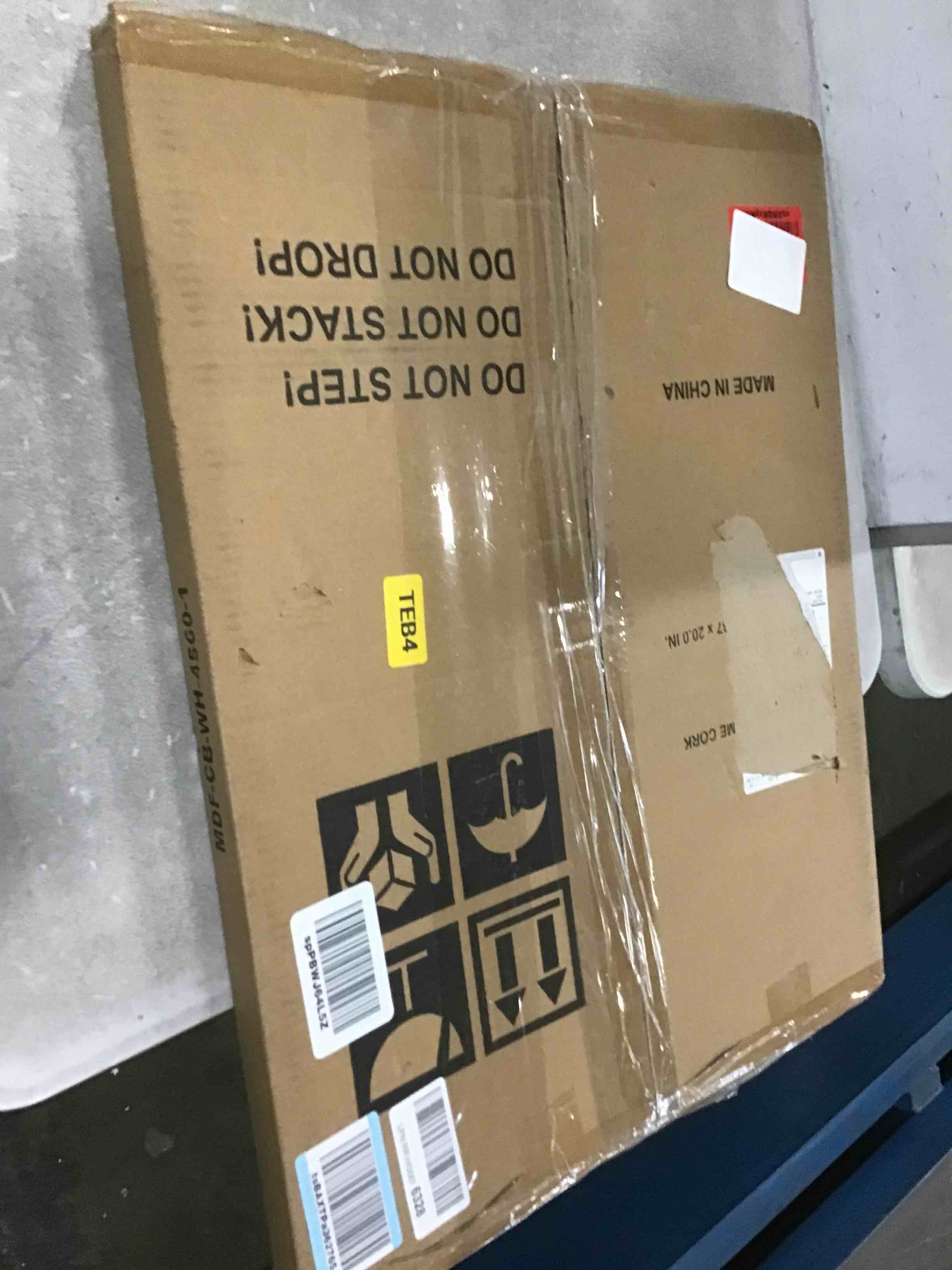 https://s3.amazonaws.com/lotting-images-prod/bidfta/BLU4938257_1705428873177.jpeg