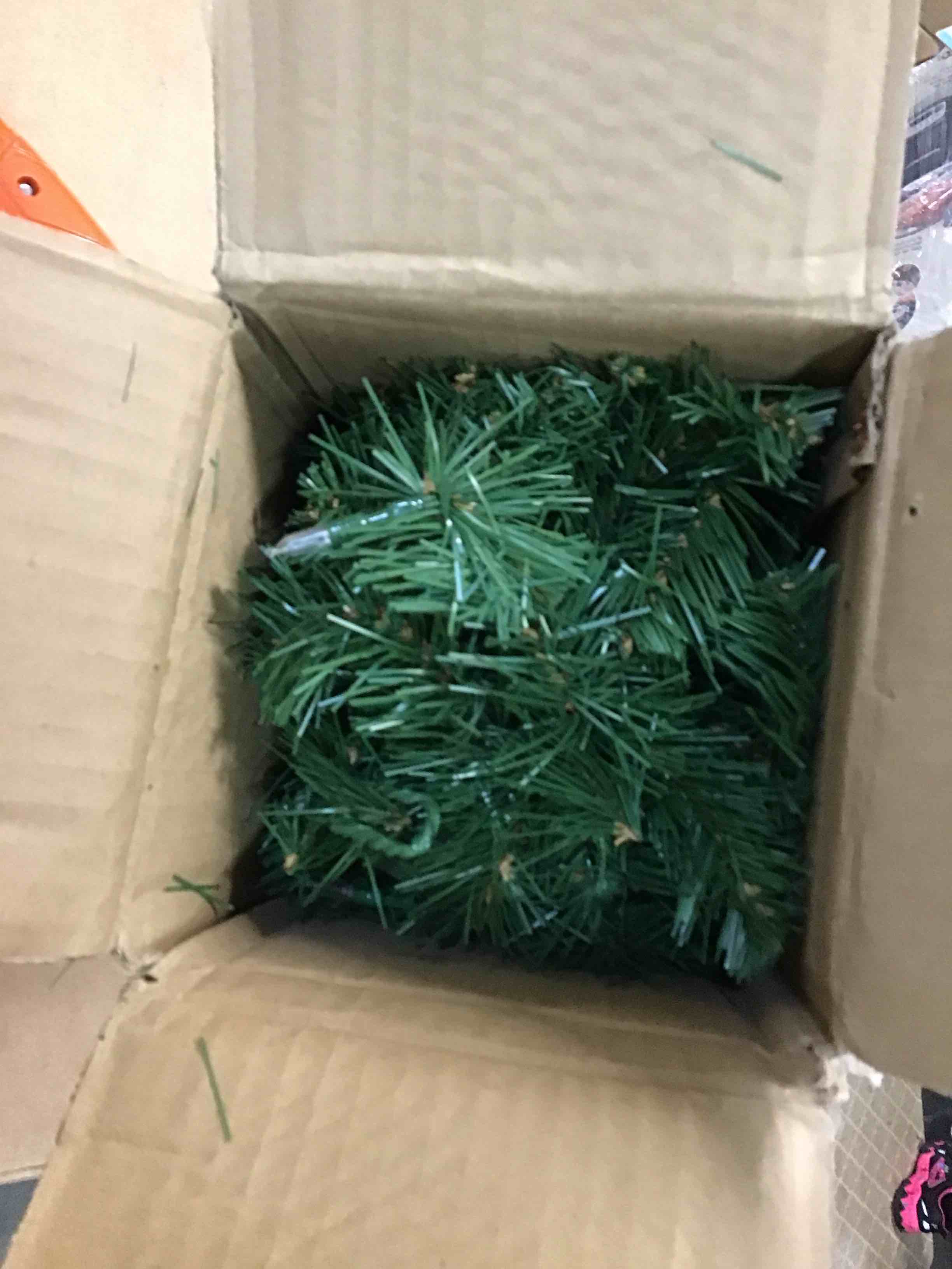 https://s3.amazonaws.com/lotting-images-prod/bidfta/BLU4938626_1704722151812.jpeg