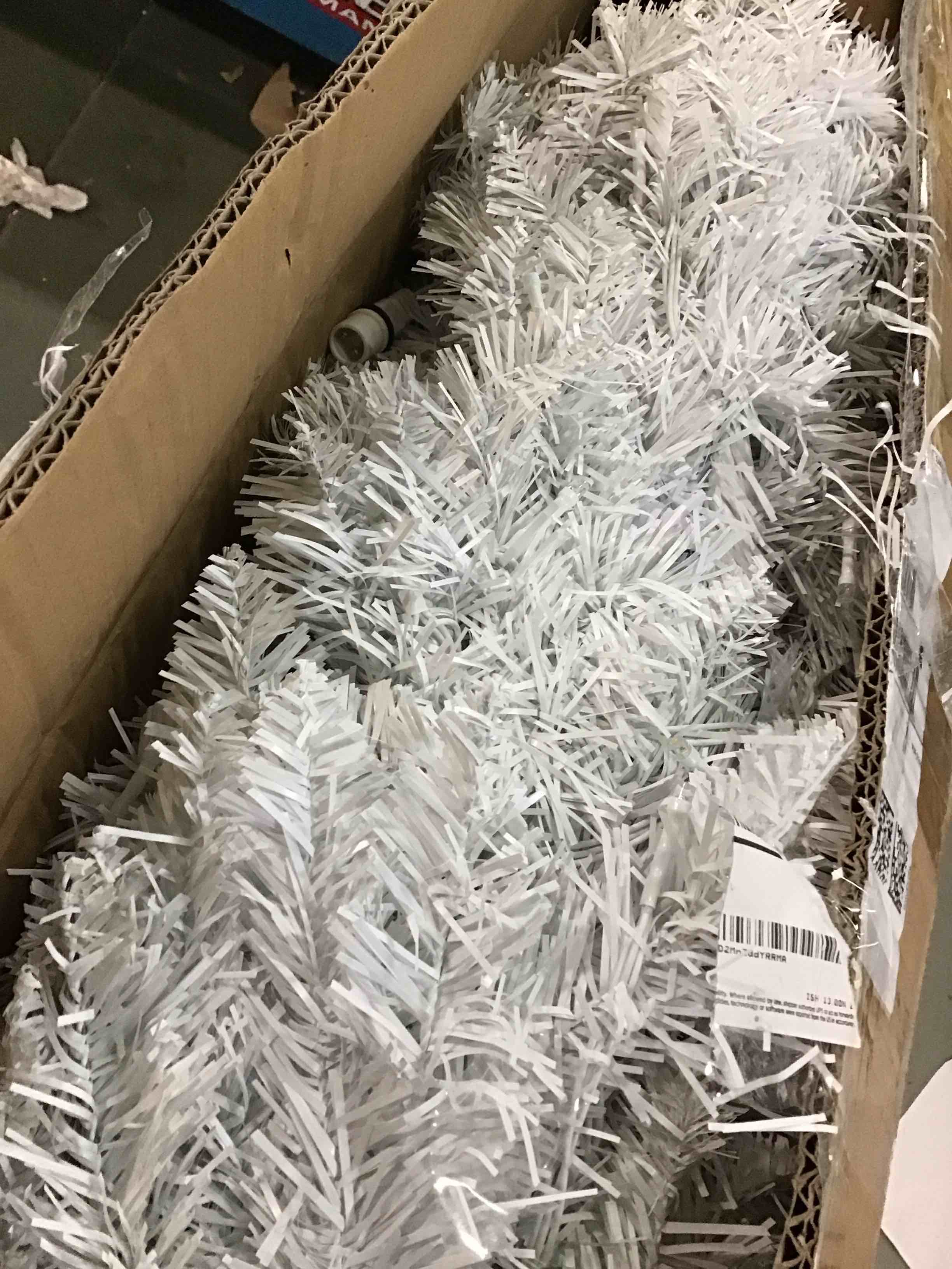https://s3.amazonaws.com/lotting-images-prod/bidfta/BLU4938716_1704734811311.jpeg