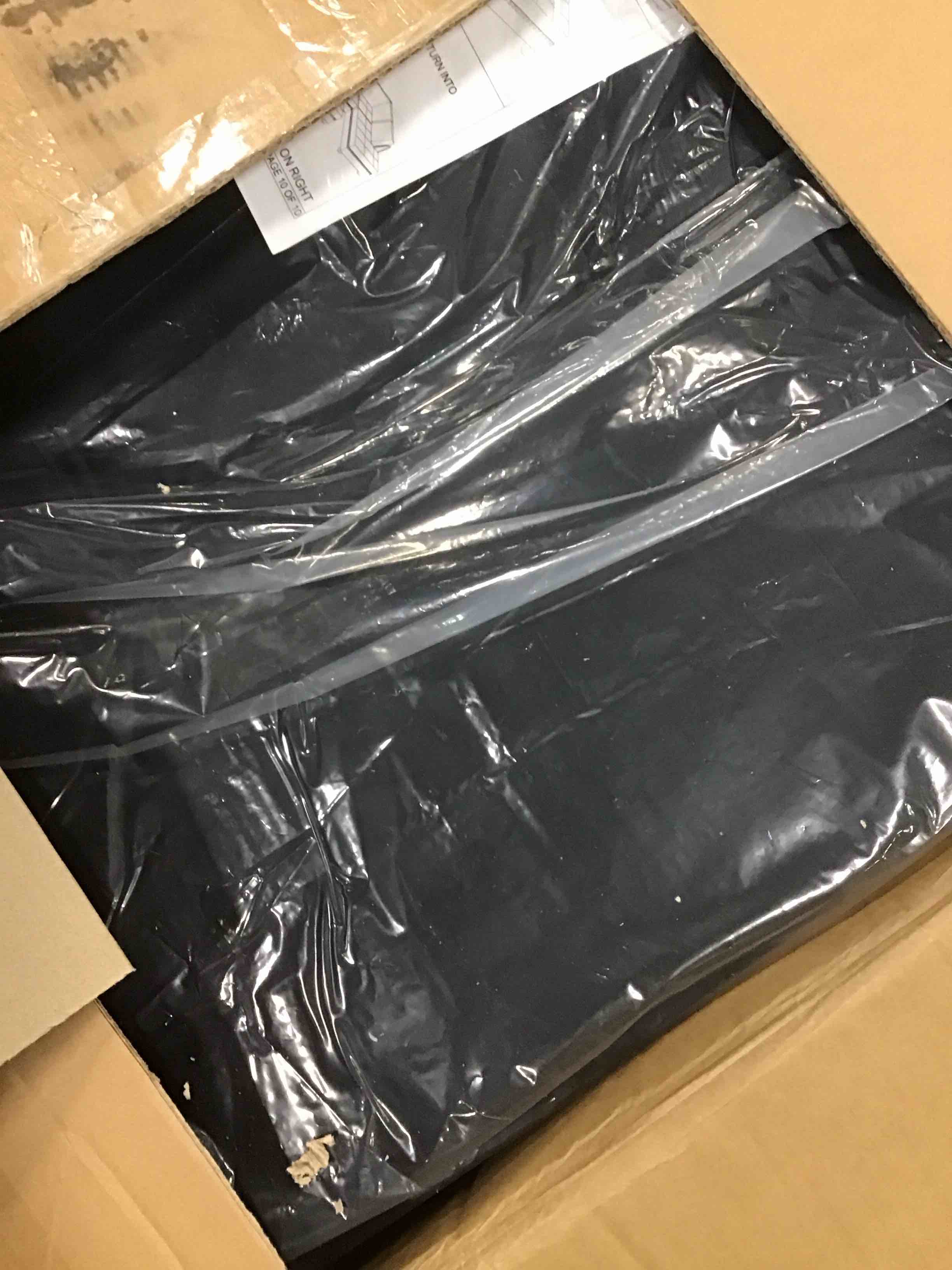 https://s3.amazonaws.com/lotting-images-prod/bidfta/BLU4939225_1704975173860.jpeg