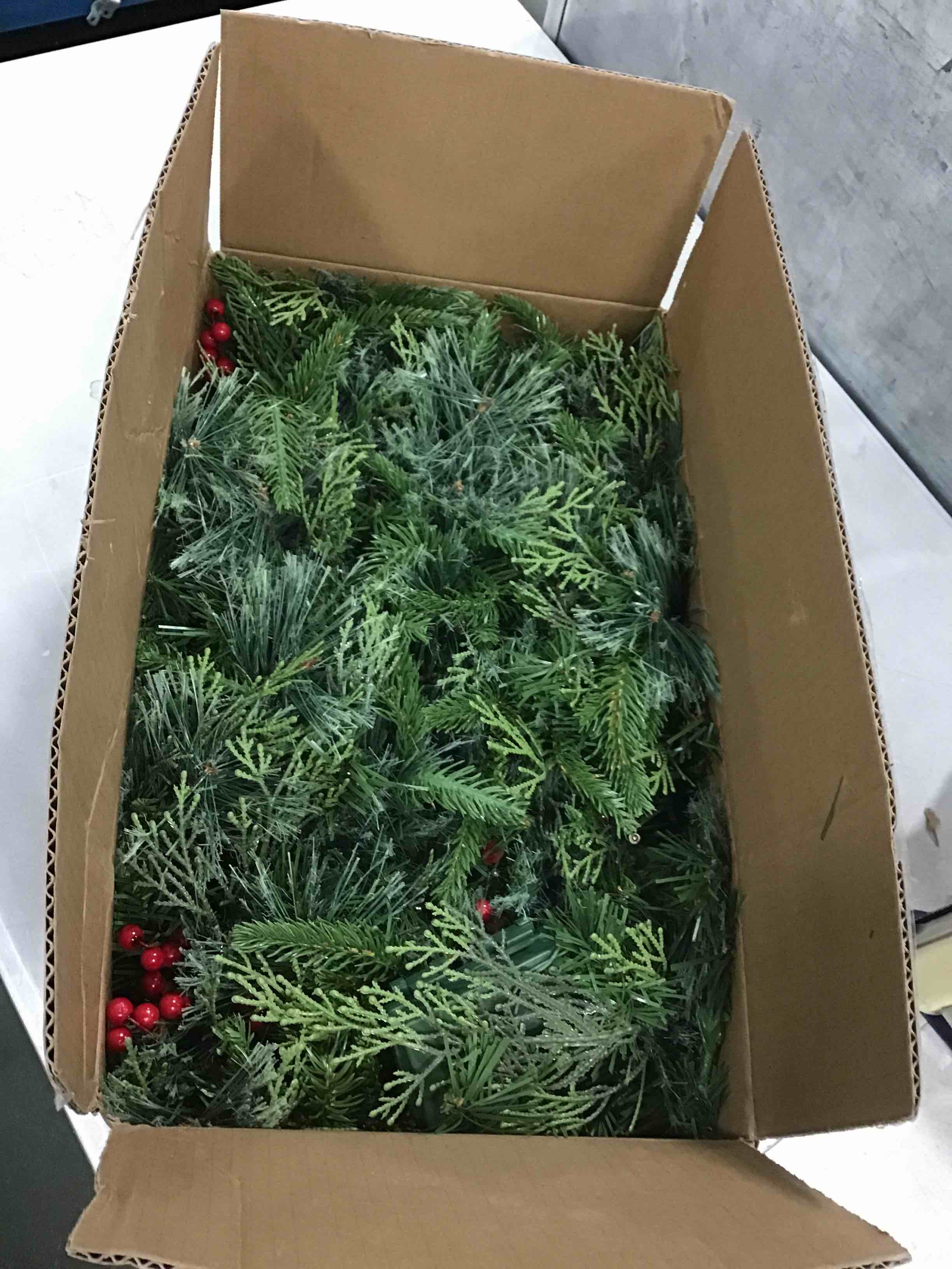 https://s3.amazonaws.com/lotting-images-prod/bidfta/BLU4940256_1704457663259.jpeg