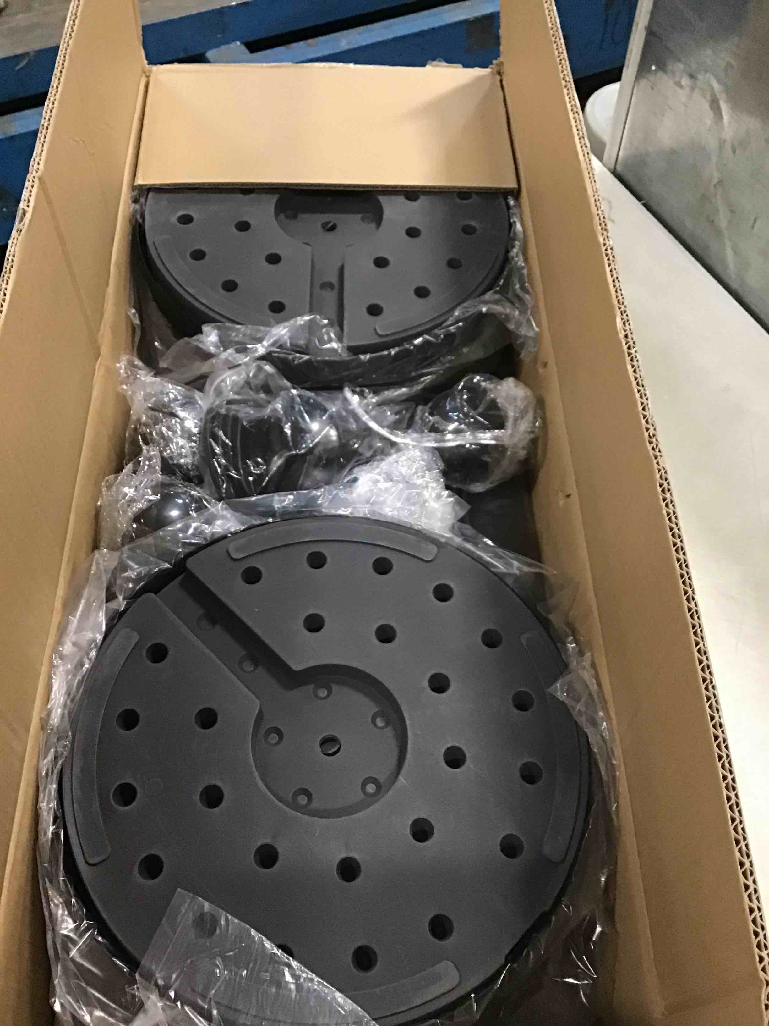 https://s3.amazonaws.com/lotting-images-prod/bidfta/BLU4940259_1704458057951.jpeg