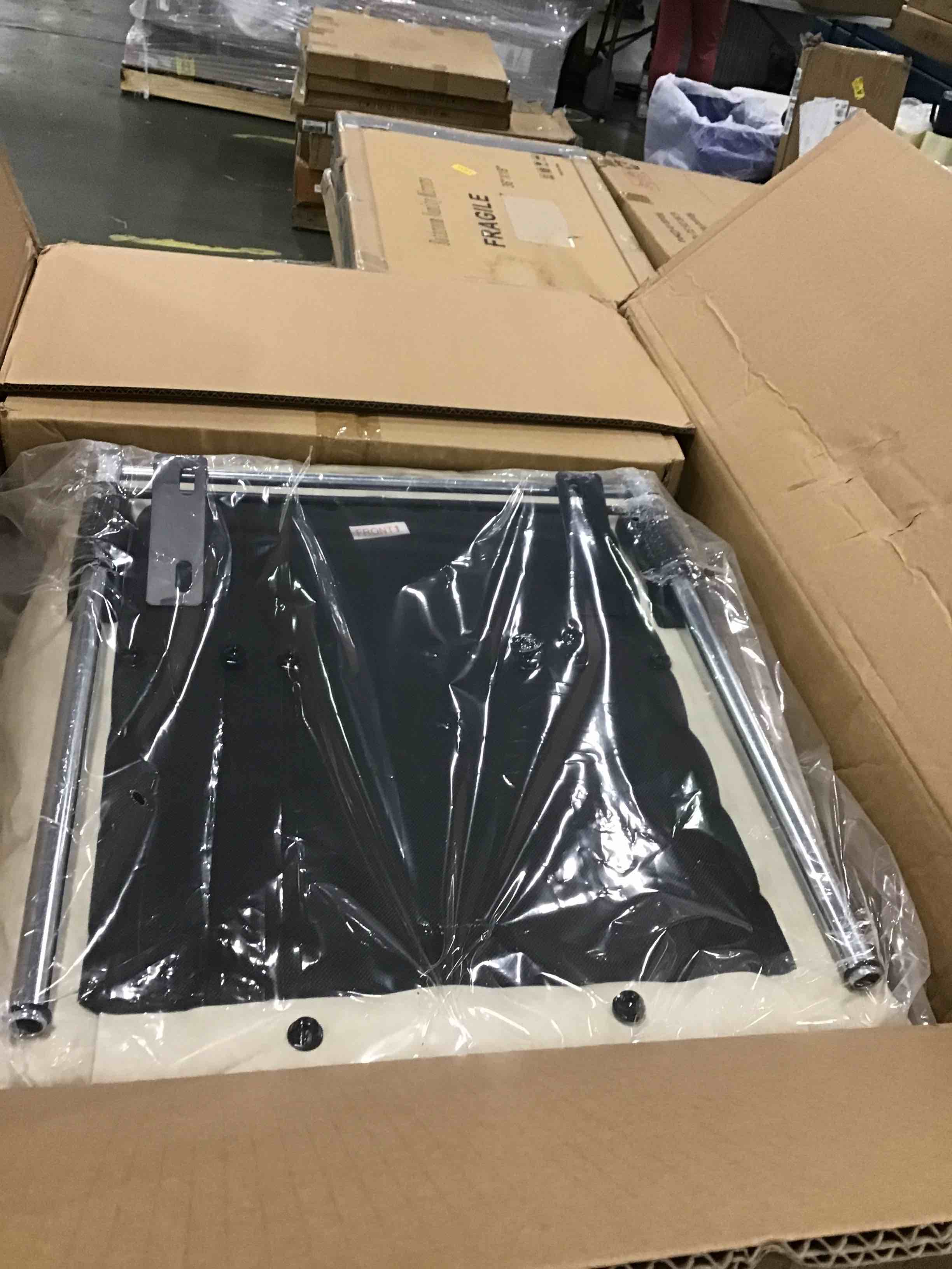 https://s3.amazonaws.com/lotting-images-prod/bidfta/BLU4940283_1704460923170.jpeg