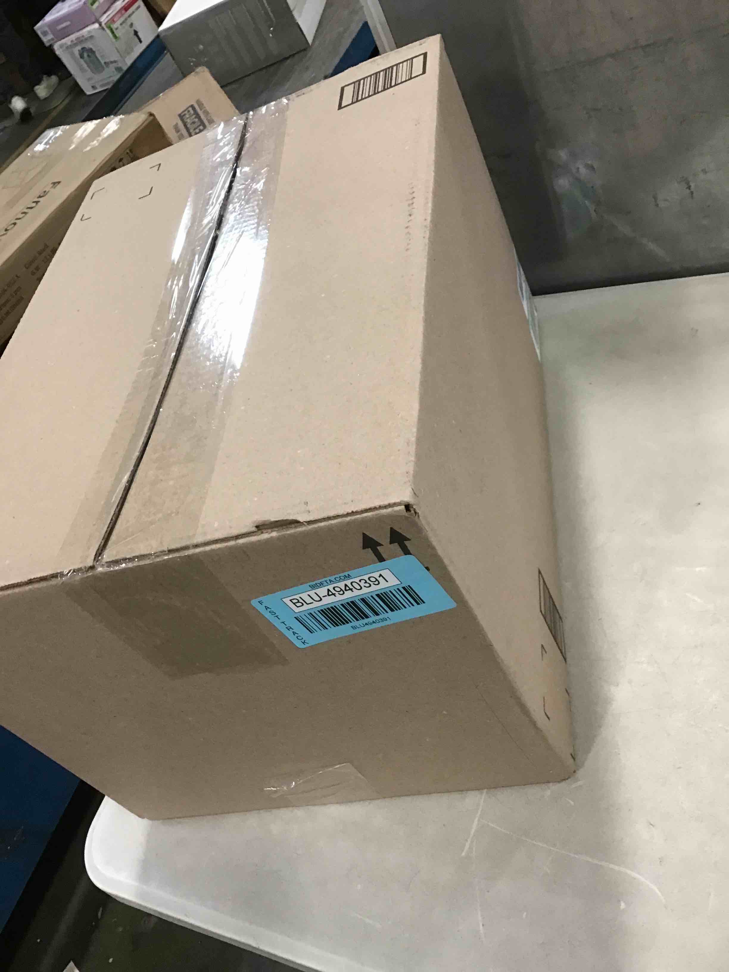 https://s3.amazonaws.com/lotting-images-prod/bidfta/BLU4940391_1704475406852.jpeg
