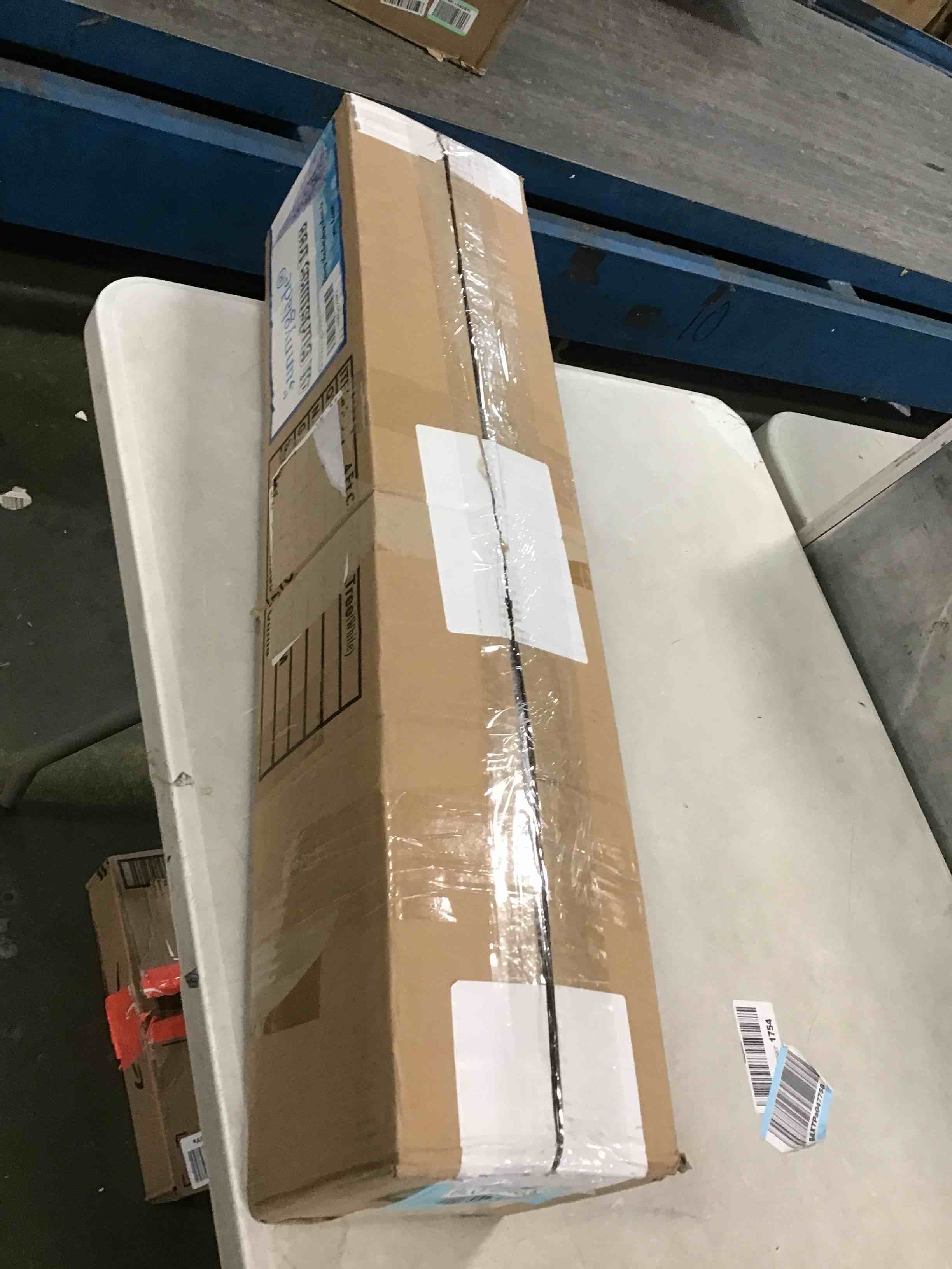 https://s3.amazonaws.com/lotting-images-prod/bidfta/BLU4940395_1704475954317.jpeg