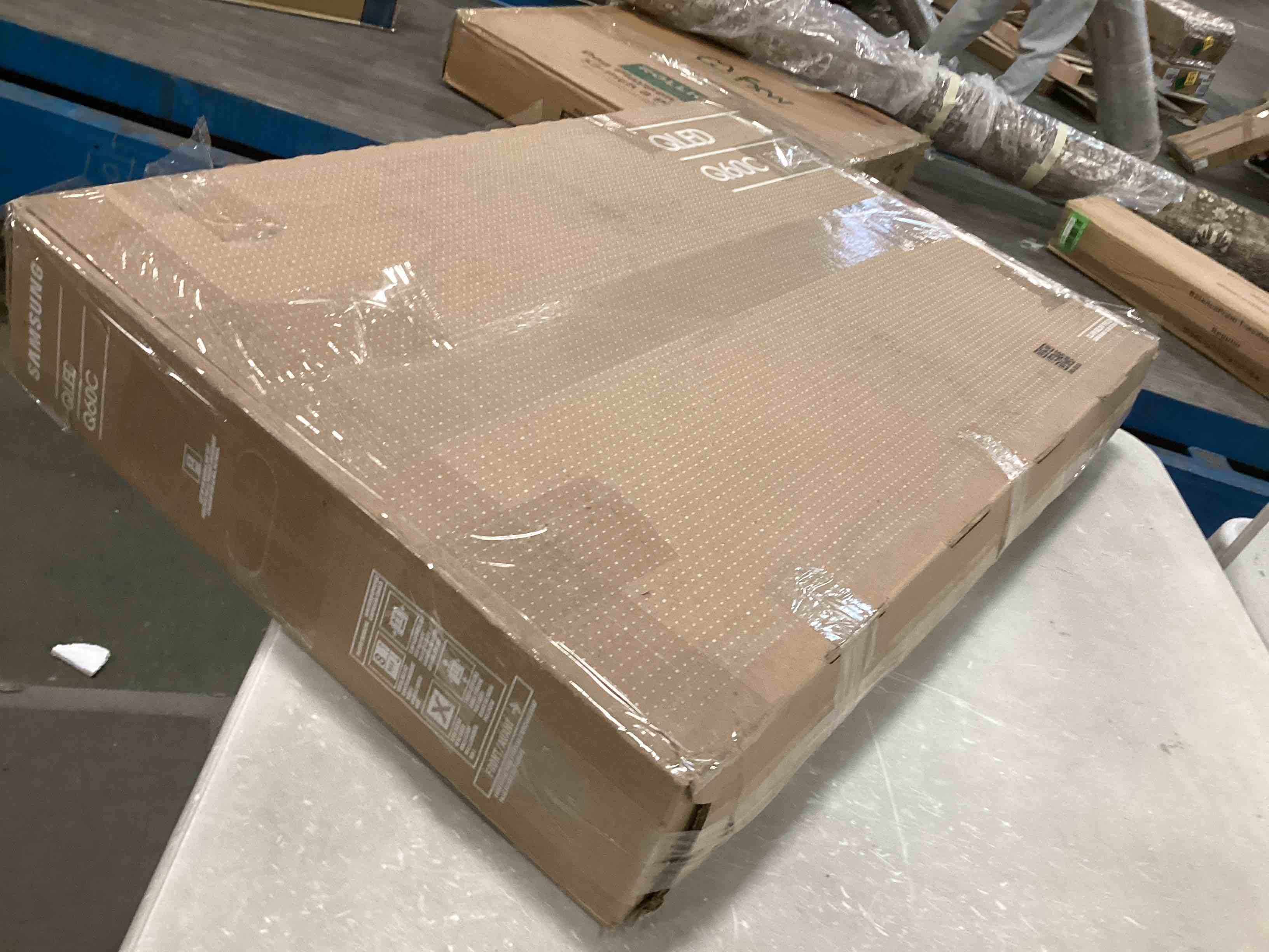 https://s3.amazonaws.com/lotting-images-prod/bidfta/BLU4940573_1704722298839.jpeg