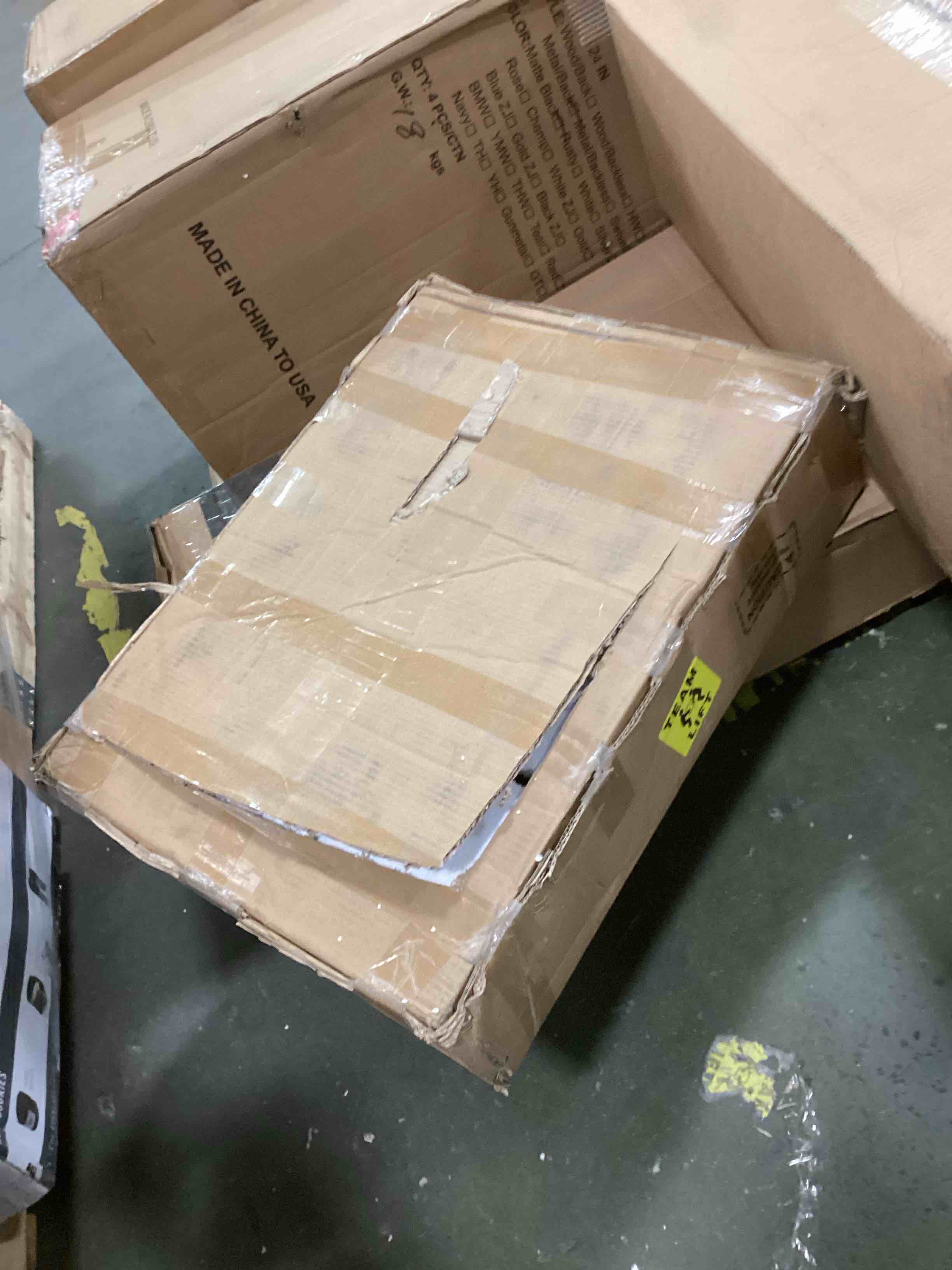 https://s3.amazonaws.com/lotting-images-prod/bidfta/BLU4940881_1704803650371.jpeg