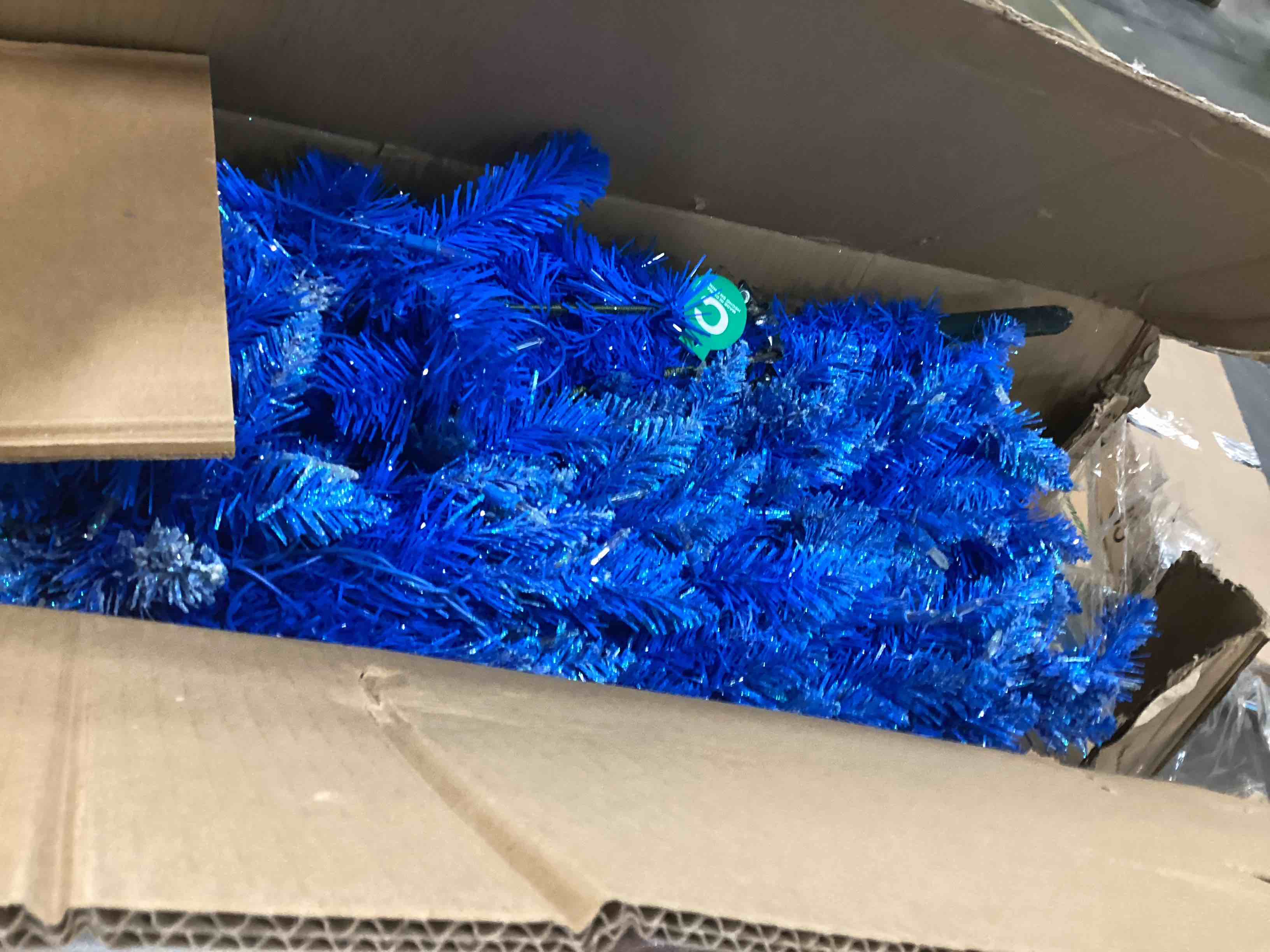 https://s3.amazonaws.com/lotting-images-prod/bidfta/BLU4940938_1704808861420.jpeg