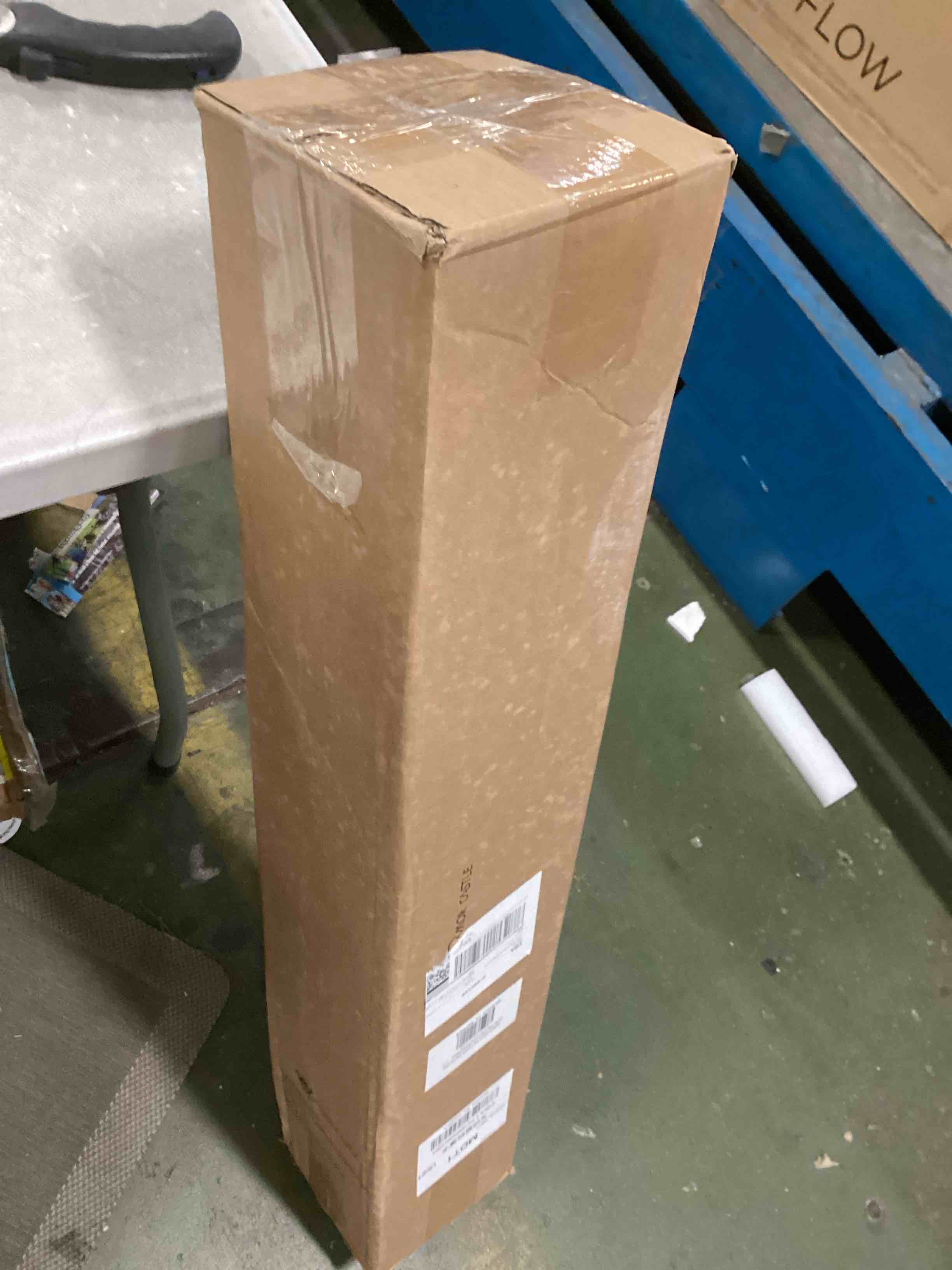 https://s3.amazonaws.com/lotting-images-prod/bidfta/BLU4940999_1704814877263.jpeg