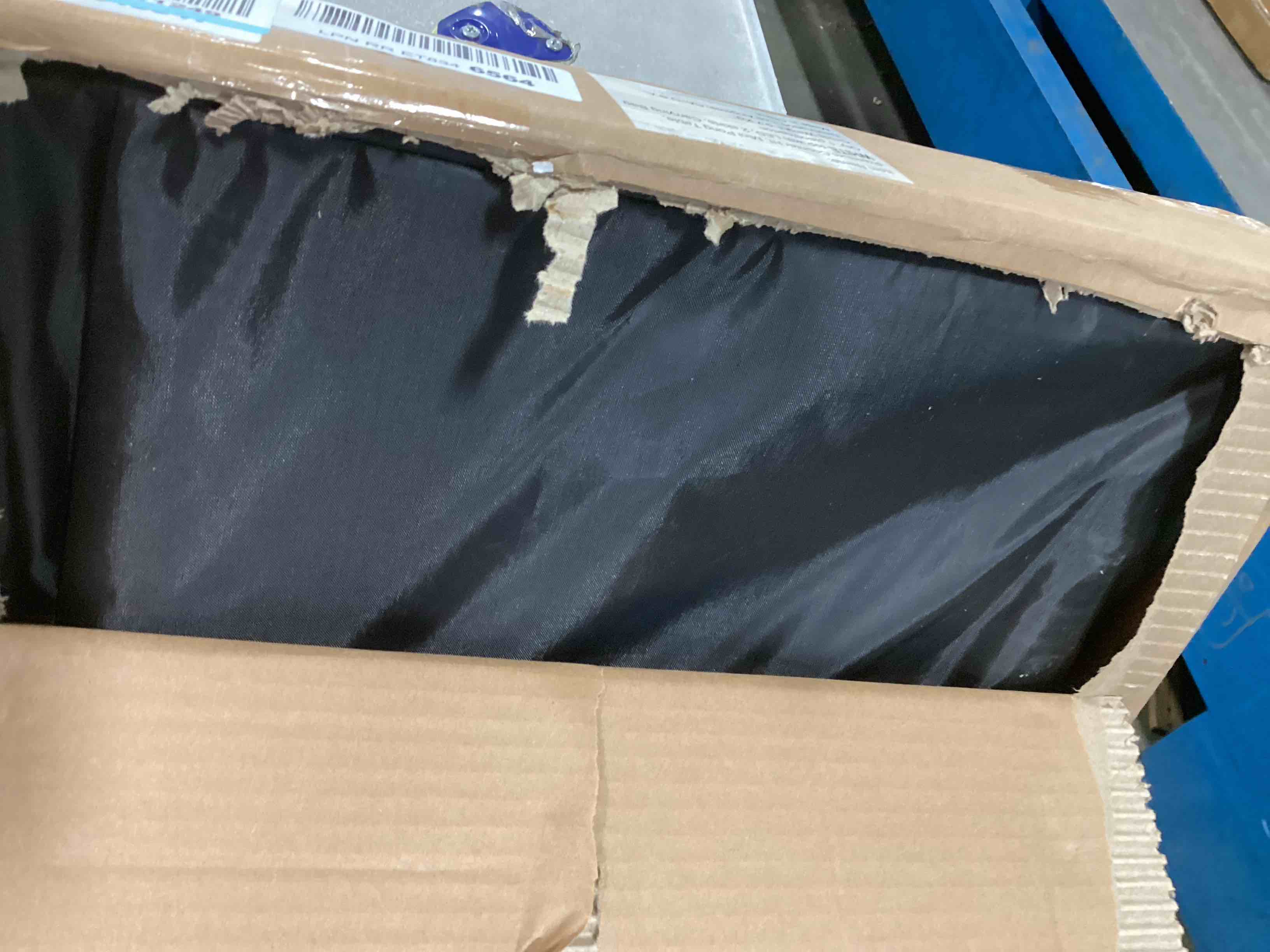 https://s3.amazonaws.com/lotting-images-prod/bidfta/BLU4941123_1704826914991.jpeg