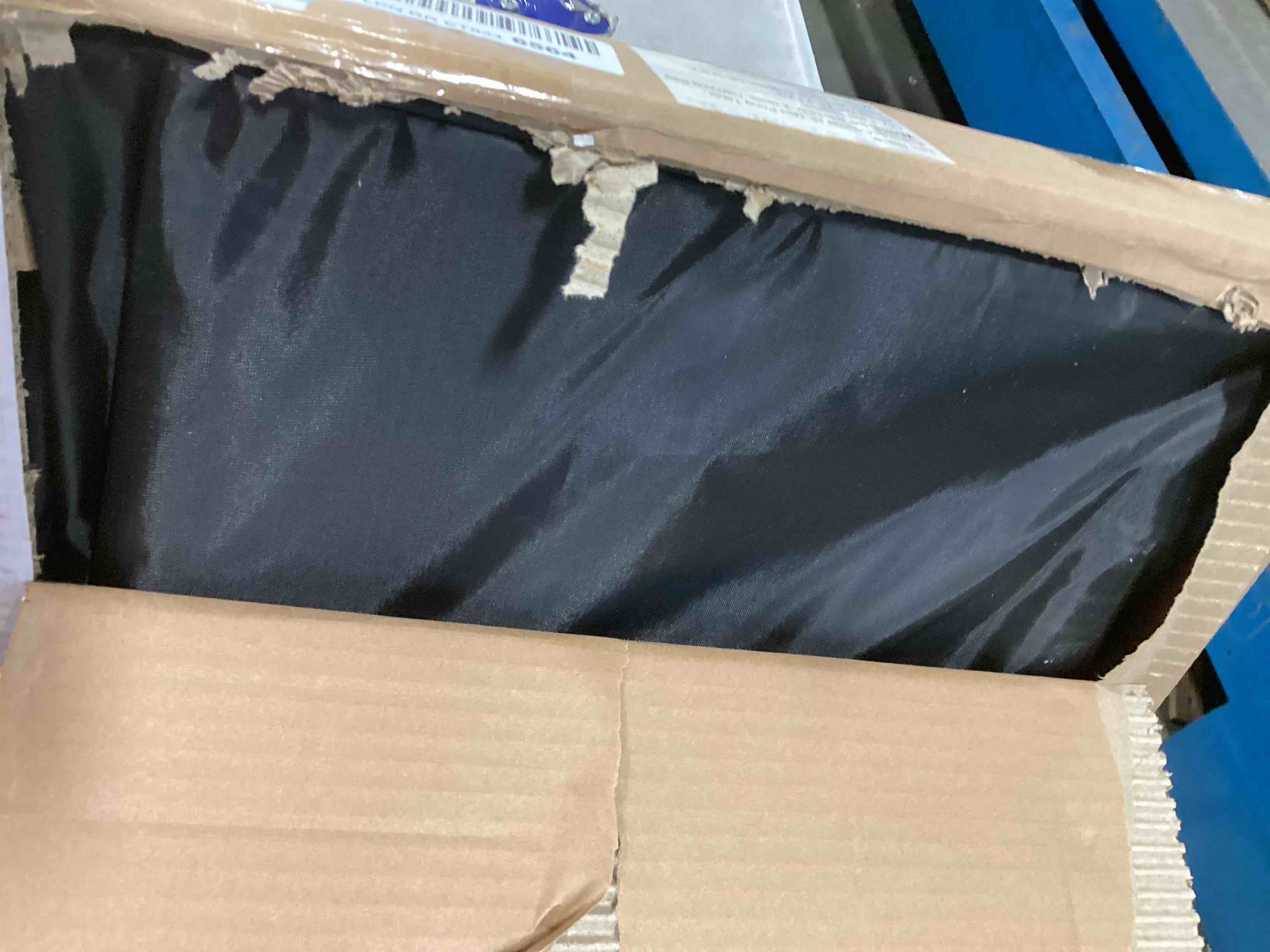 https://s3.amazonaws.com/lotting-images-prod/bidfta/BLU4941123_1704826915725.jpeg