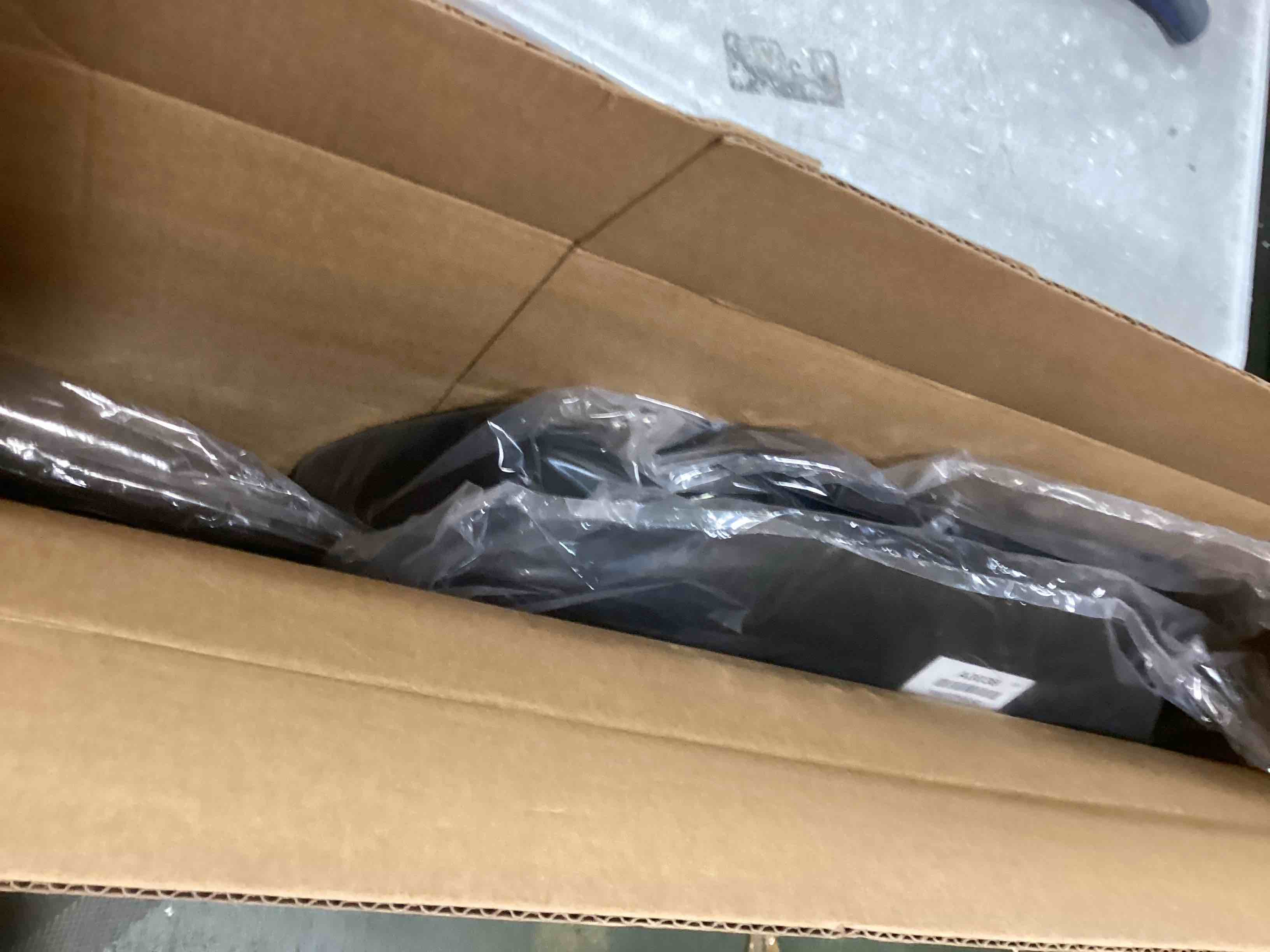 https://s3.amazonaws.com/lotting-images-prod/bidfta/BLU4941131_1704827438213.jpeg