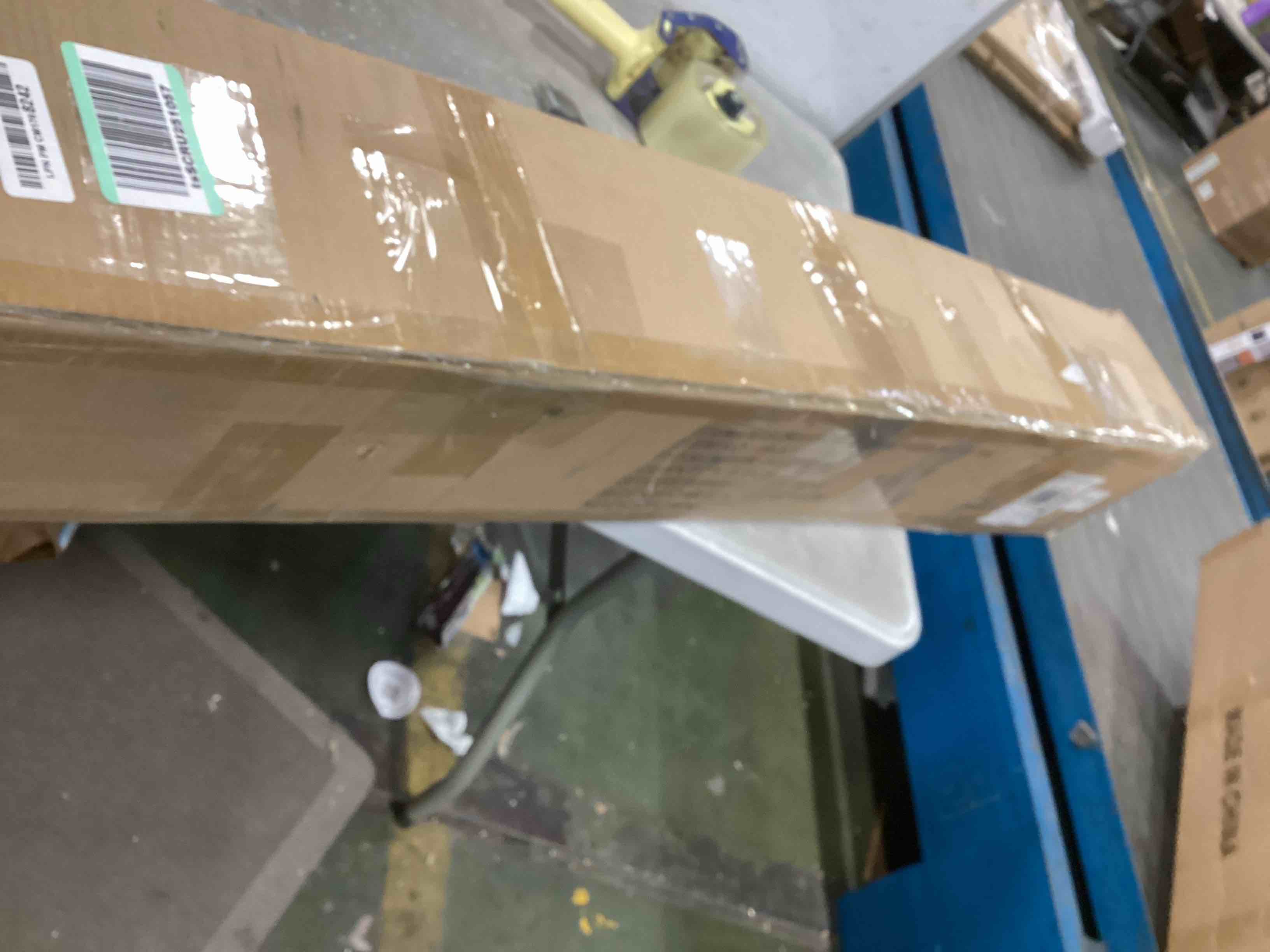 https://s3.amazonaws.com/lotting-images-prod/bidfta/BLU4941146_1704828569800.jpeg