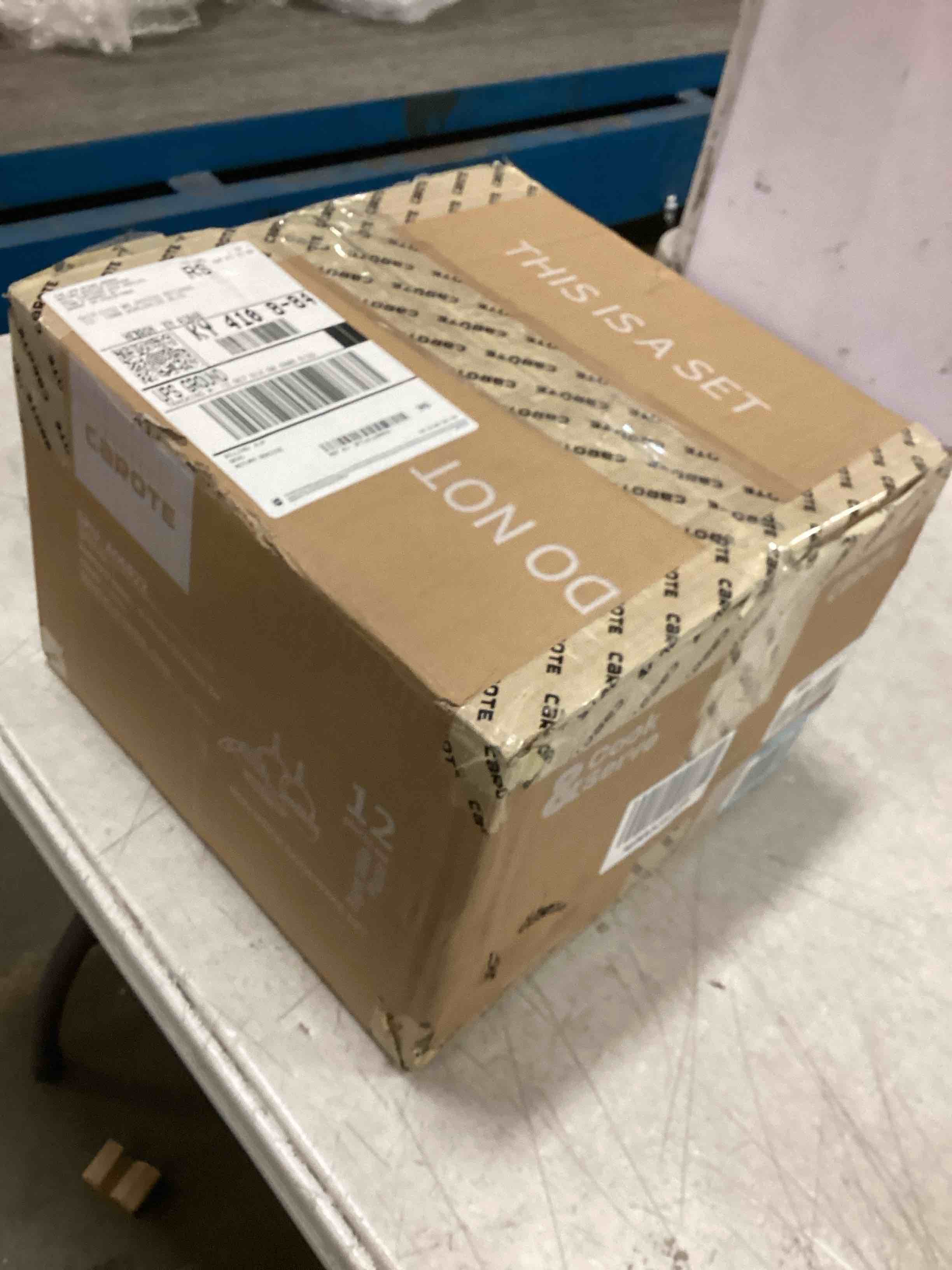 https://s3.amazonaws.com/lotting-images-prod/bidfta/BLU4941404_1704976973306.jpeg