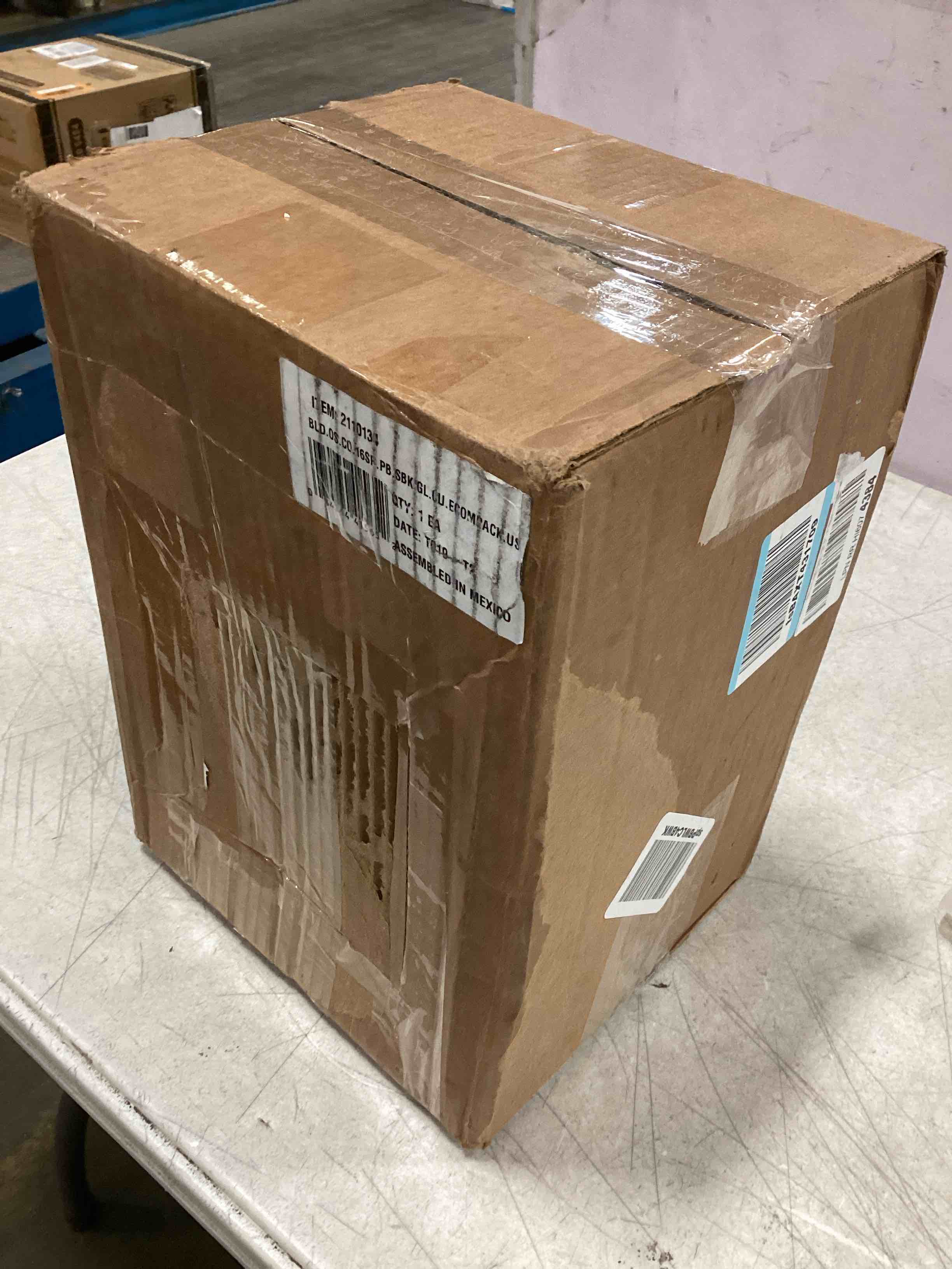 https://s3.amazonaws.com/lotting-images-prod/bidfta/BLU4941412_1704977565374.jpeg