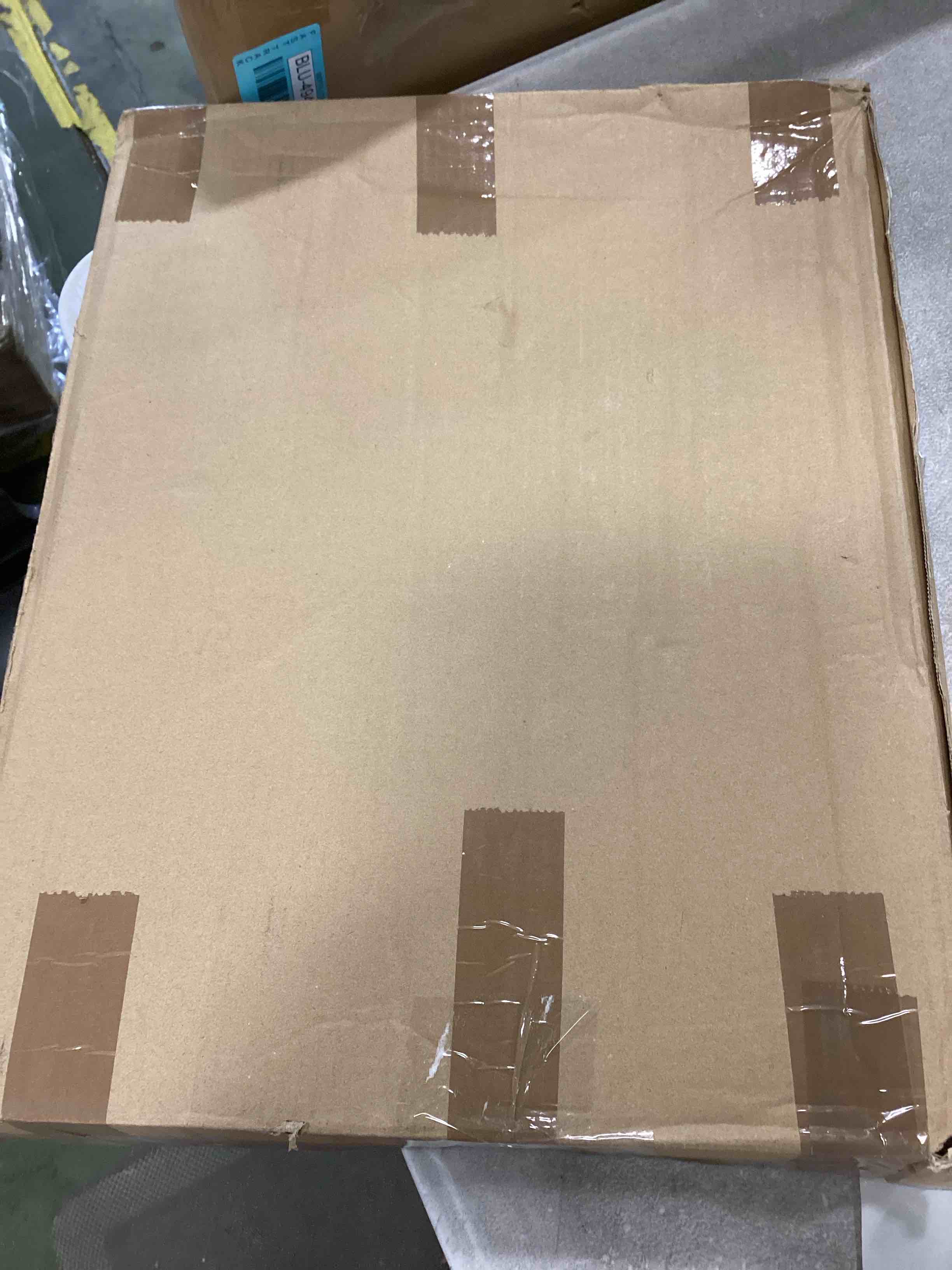 https://s3.amazonaws.com/lotting-images-prod/bidfta/BLU4941484_1704474675526.jpeg