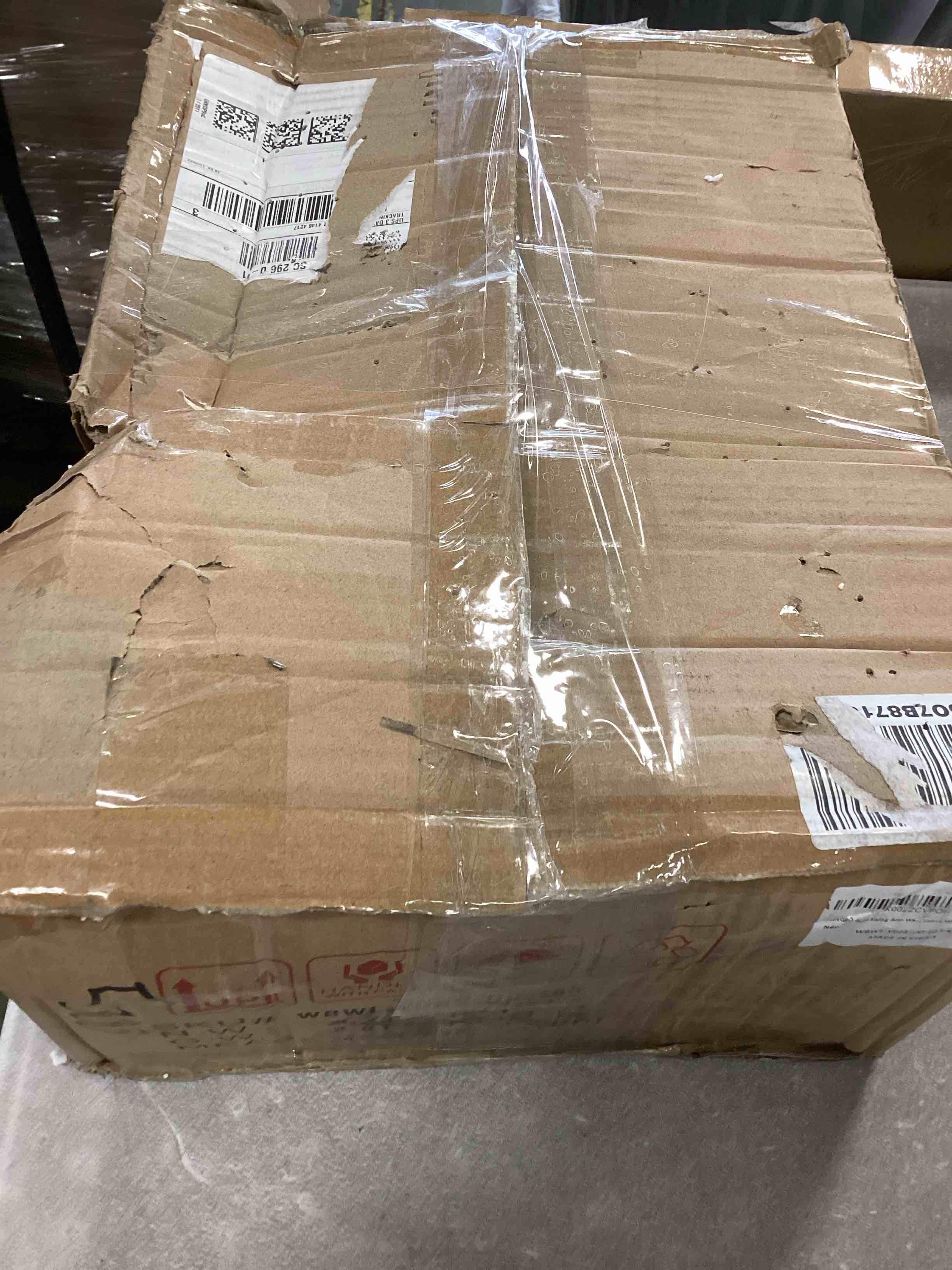 https://s3.amazonaws.com/lotting-images-prod/bidfta/BLU4941485_1704474735001.jpeg
