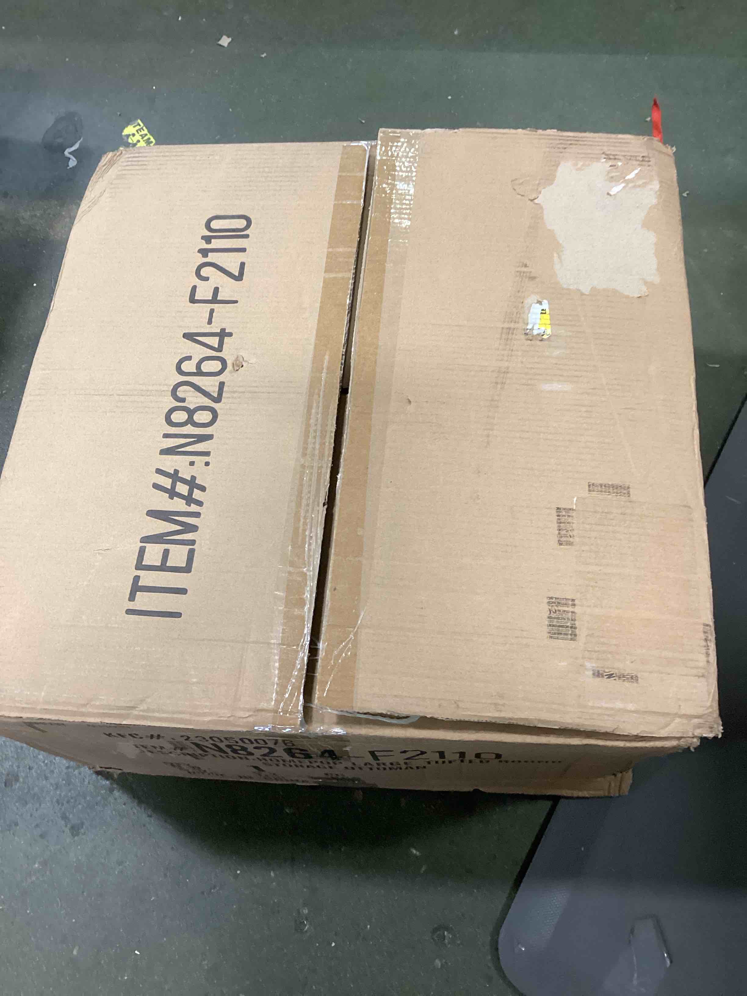 https://s3.amazonaws.com/lotting-images-prod/bidfta/BLU4941664_1704723786671.jpeg