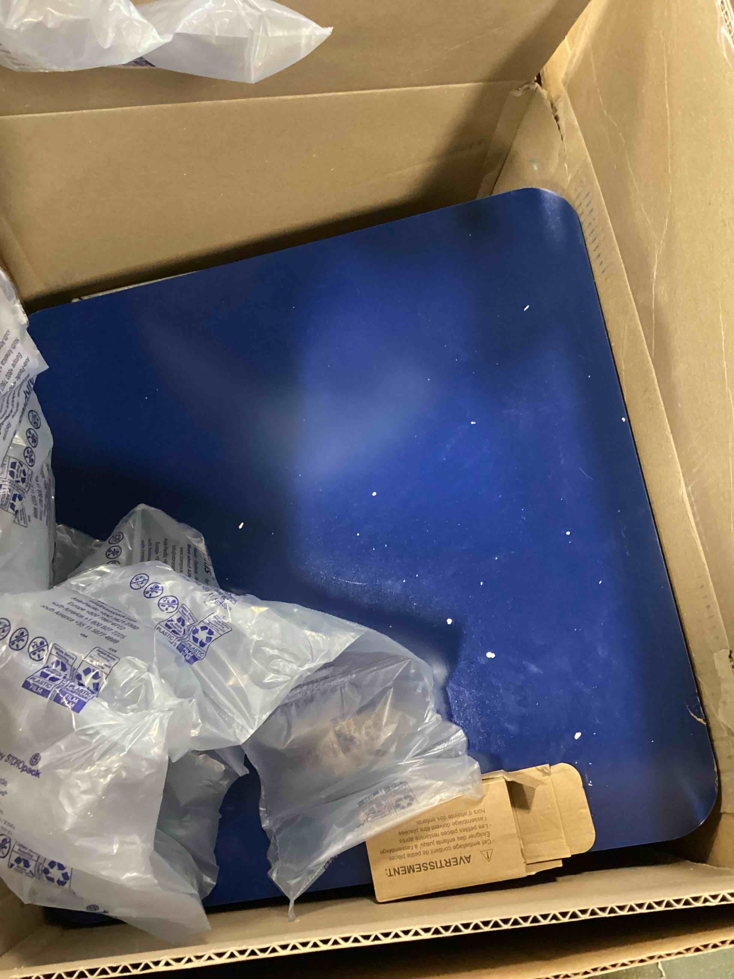 https://s3.amazonaws.com/lotting-images-prod/bidfta/BLU4941789_1704743319707.jpeg