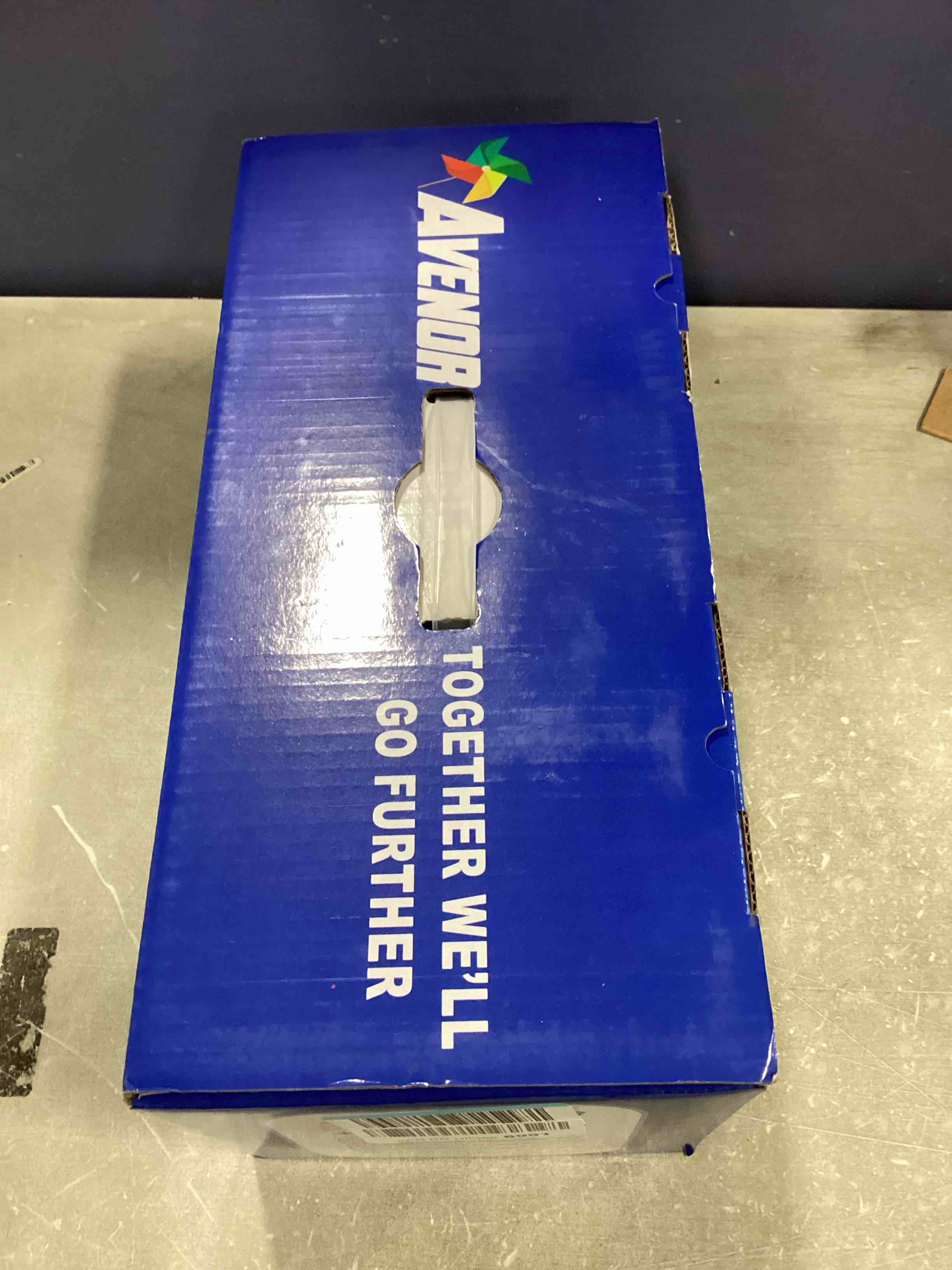 https://s3.amazonaws.com/lotting-images-prod/bidfta/BLU4941815_1704747888011.jpeg