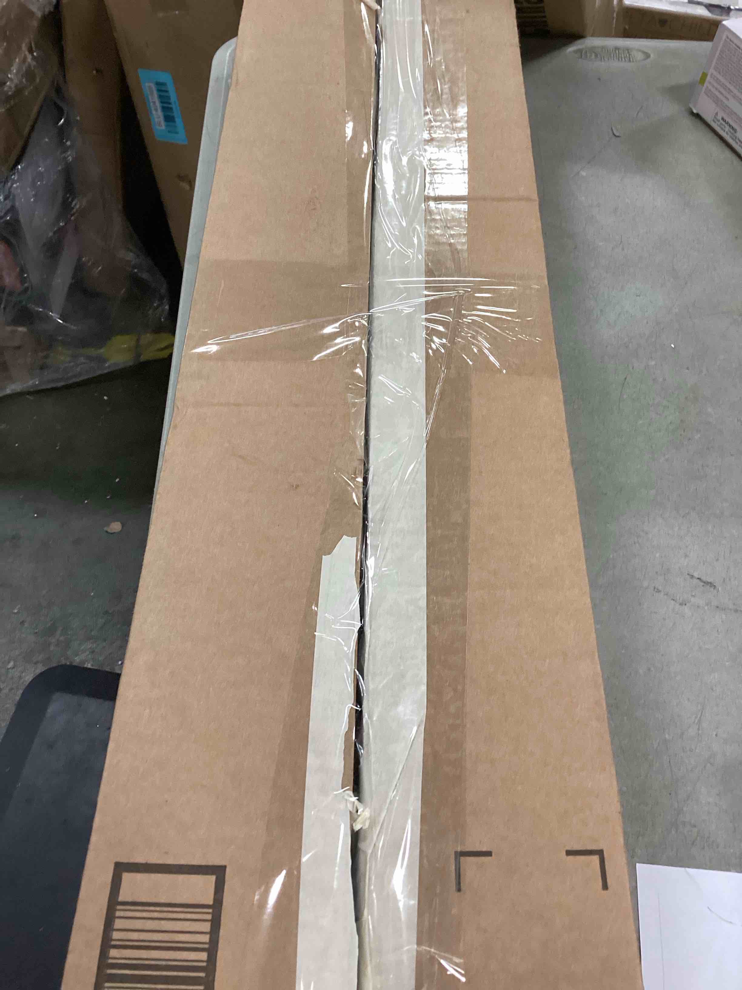 https://s3.amazonaws.com/lotting-images-prod/bidfta/BLU4942009_1704831808844.jpeg