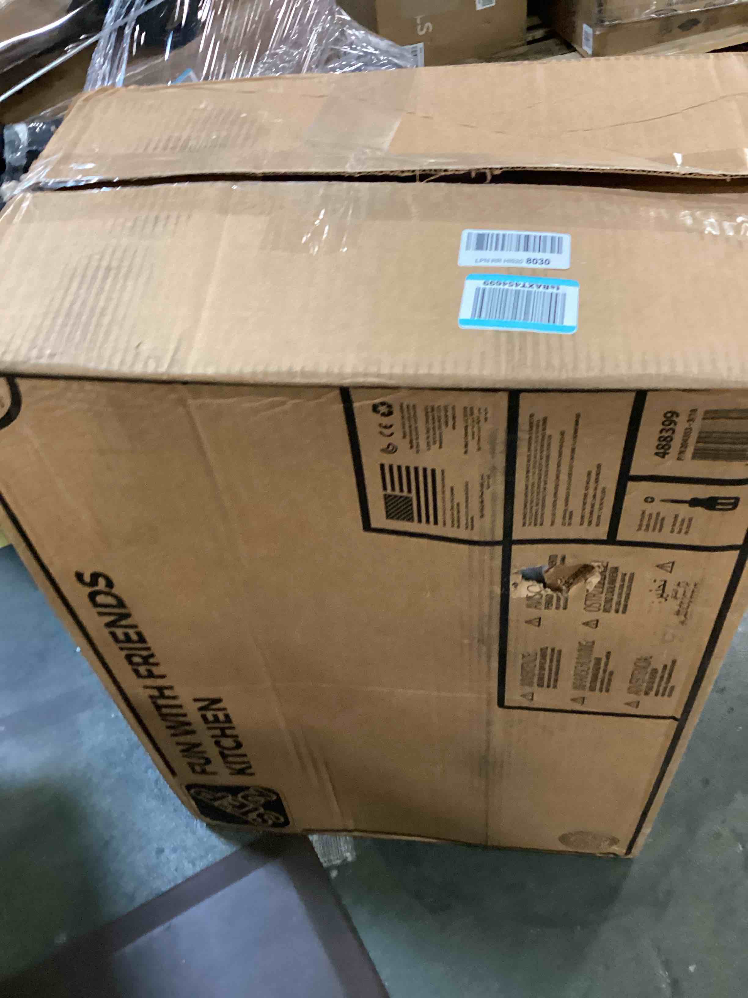 https://s3.amazonaws.com/lotting-images-prod/bidfta/BLU4942256_1704977231592.jpeg