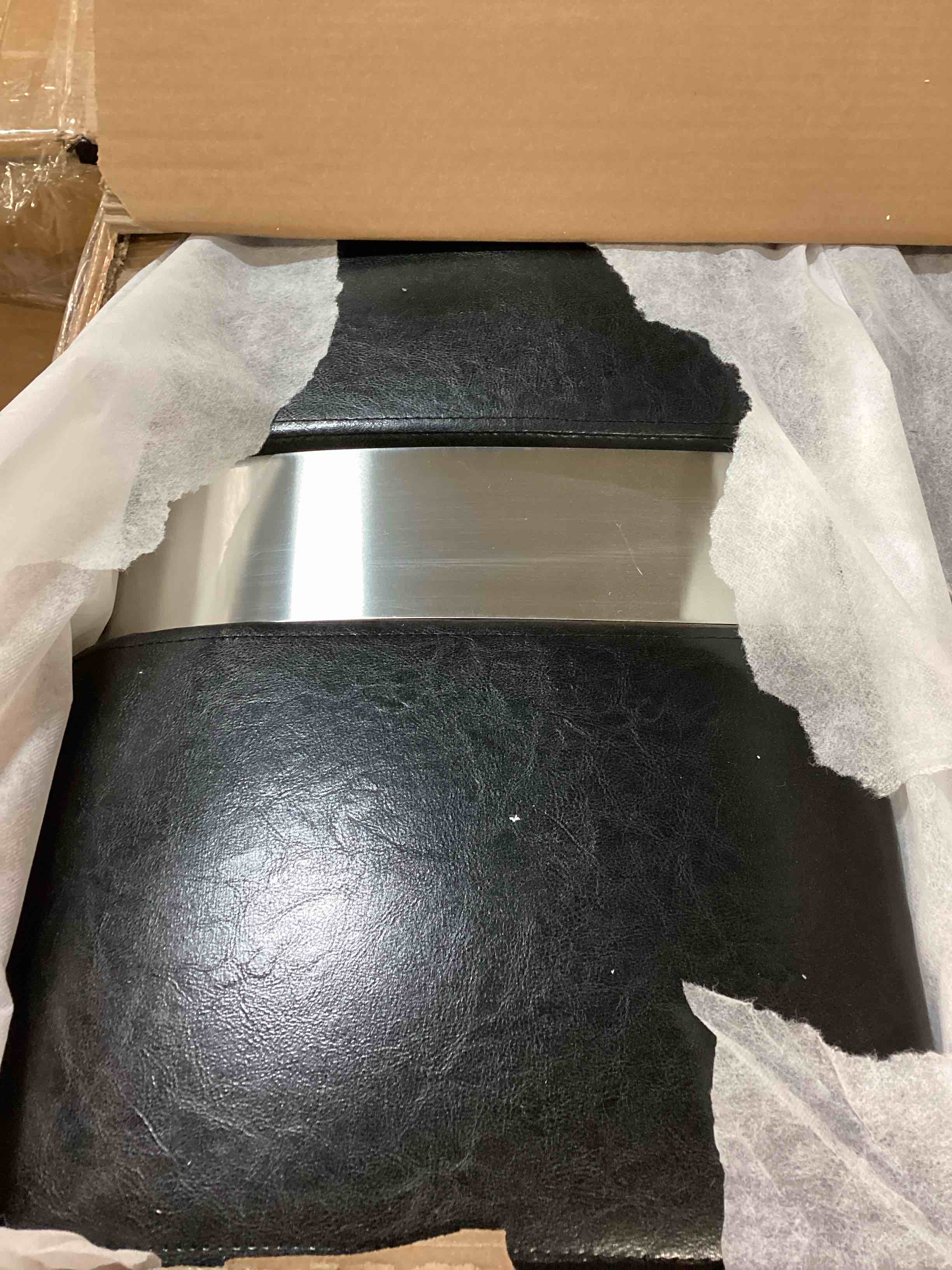https://s3.amazonaws.com/lotting-images-prod/bidfta/BLU4942261_1704978659224.jpeg