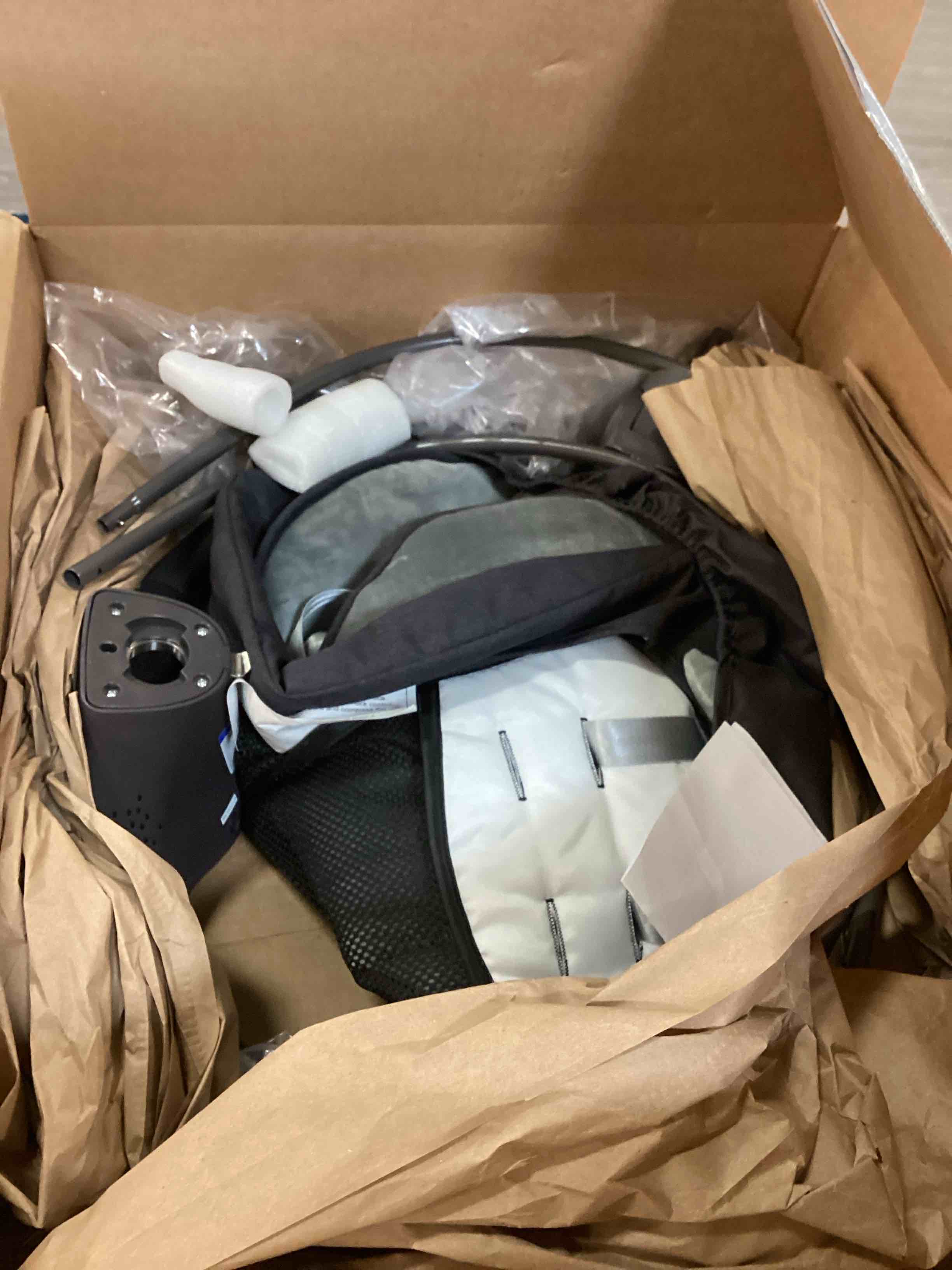 https://s3.amazonaws.com/lotting-images-prod/bidfta/BLU4942382_1704998362880.jpeg