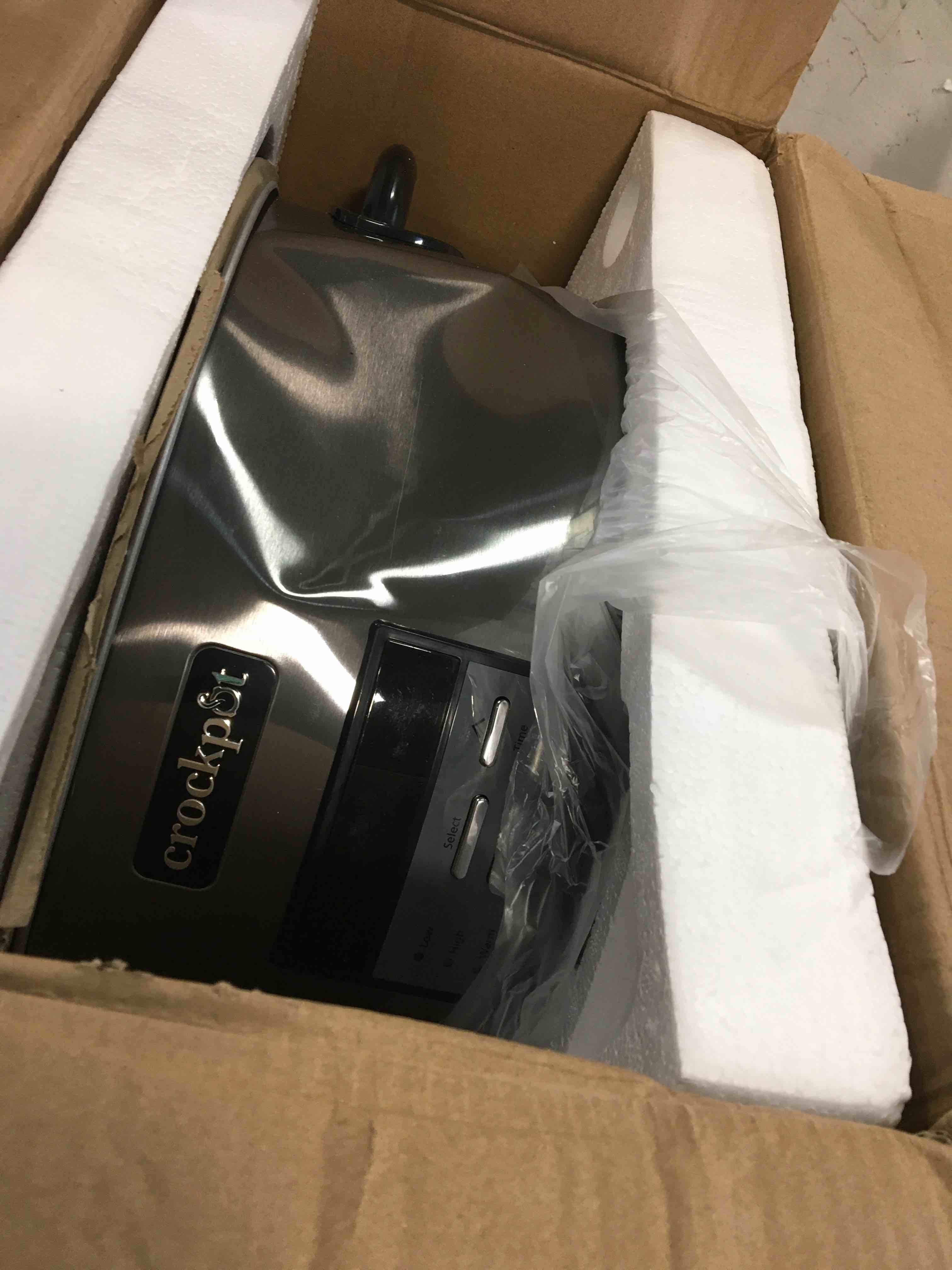 https://s3.amazonaws.com/lotting-images-prod/bidfta/BLU4942816_1705343729823.jpeg