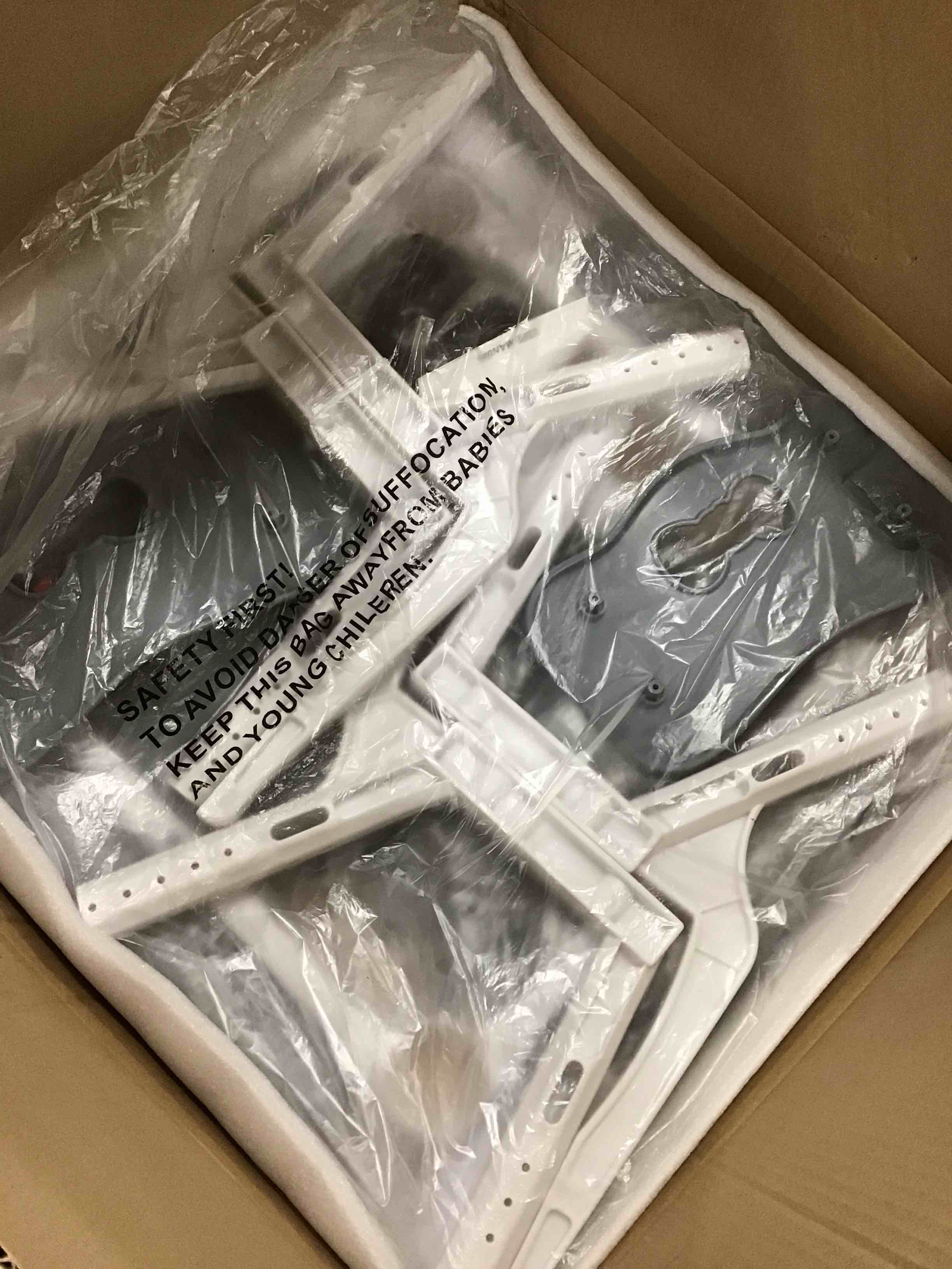 https://s3.amazonaws.com/lotting-images-prod/bidfta/BLU4943203_1704746731965.jpeg