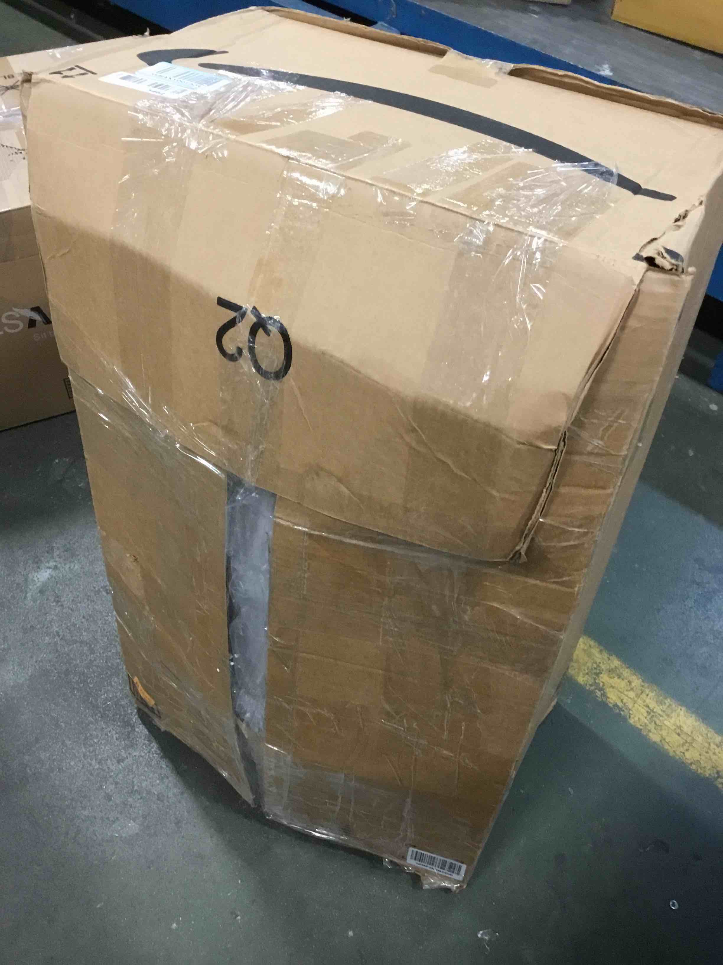 https://s3.amazonaws.com/lotting-images-prod/bidfta/BLU4943245_1704805839977.jpeg