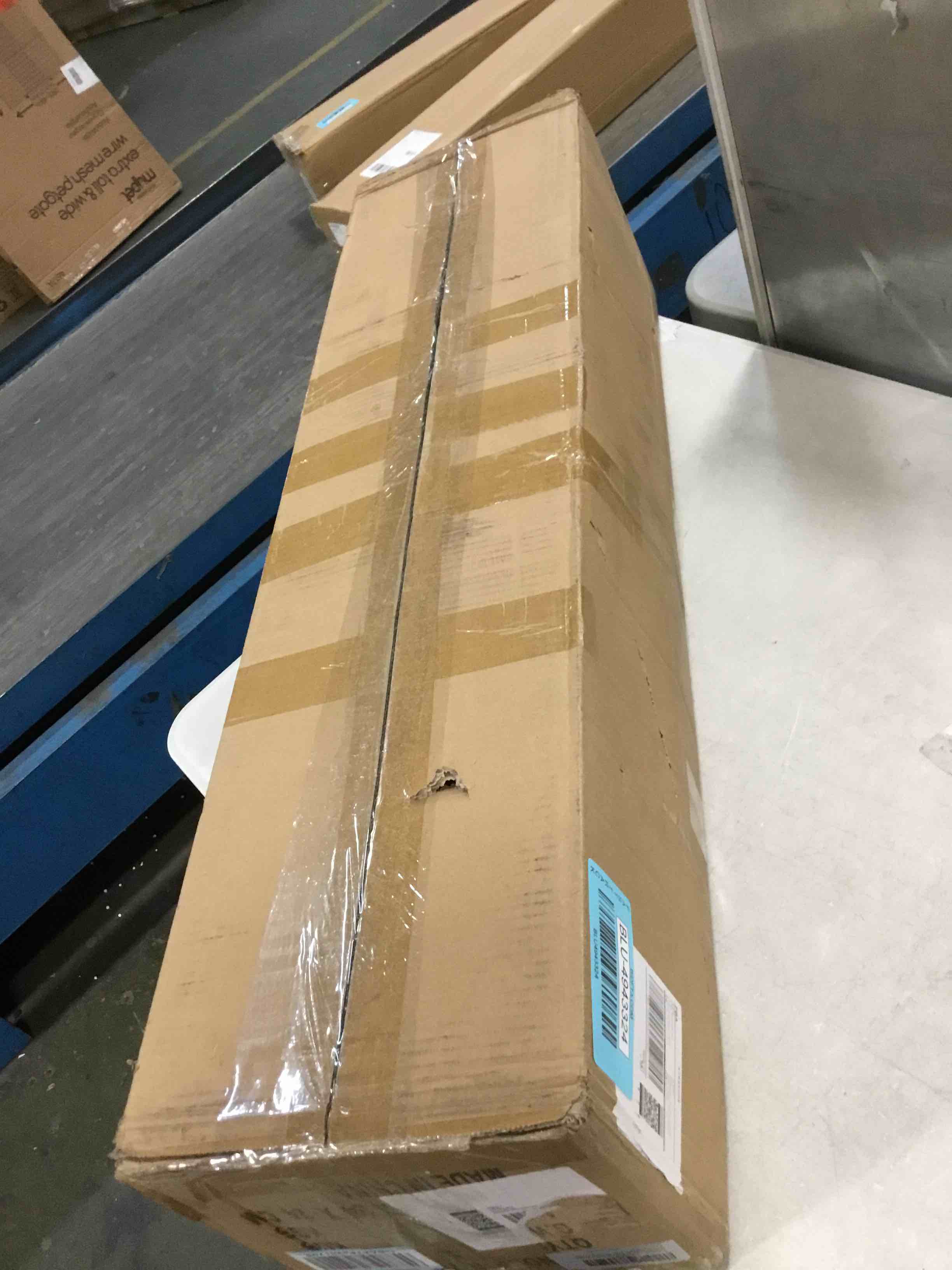 https://s3.amazonaws.com/lotting-images-prod/bidfta/BLU4943324_1704817940921.jpeg