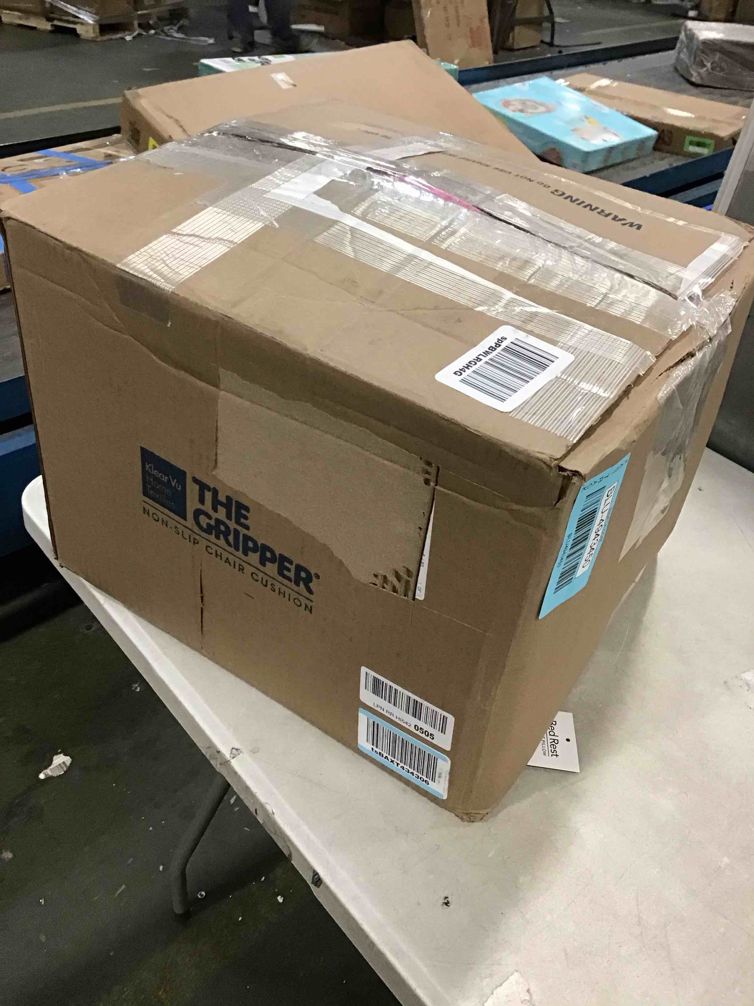 https://s3.amazonaws.com/lotting-images-prod/bidfta/BLU4943450_1704833928581.jpeg