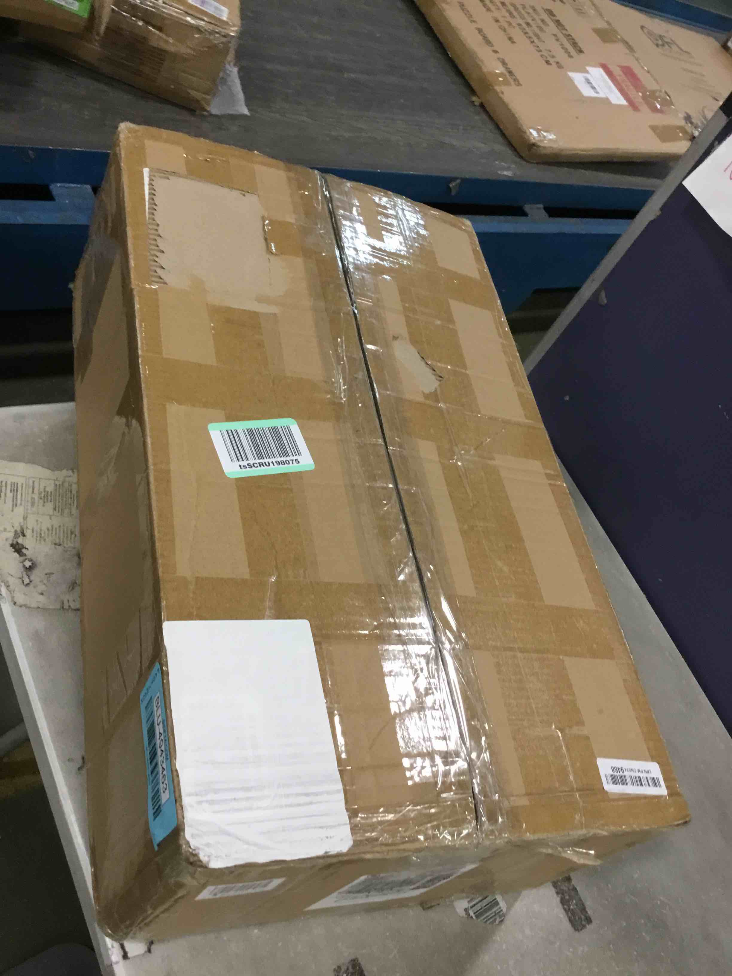 https://s3.amazonaws.com/lotting-images-prod/bidfta/BLU4943463_1704888960691.jpeg