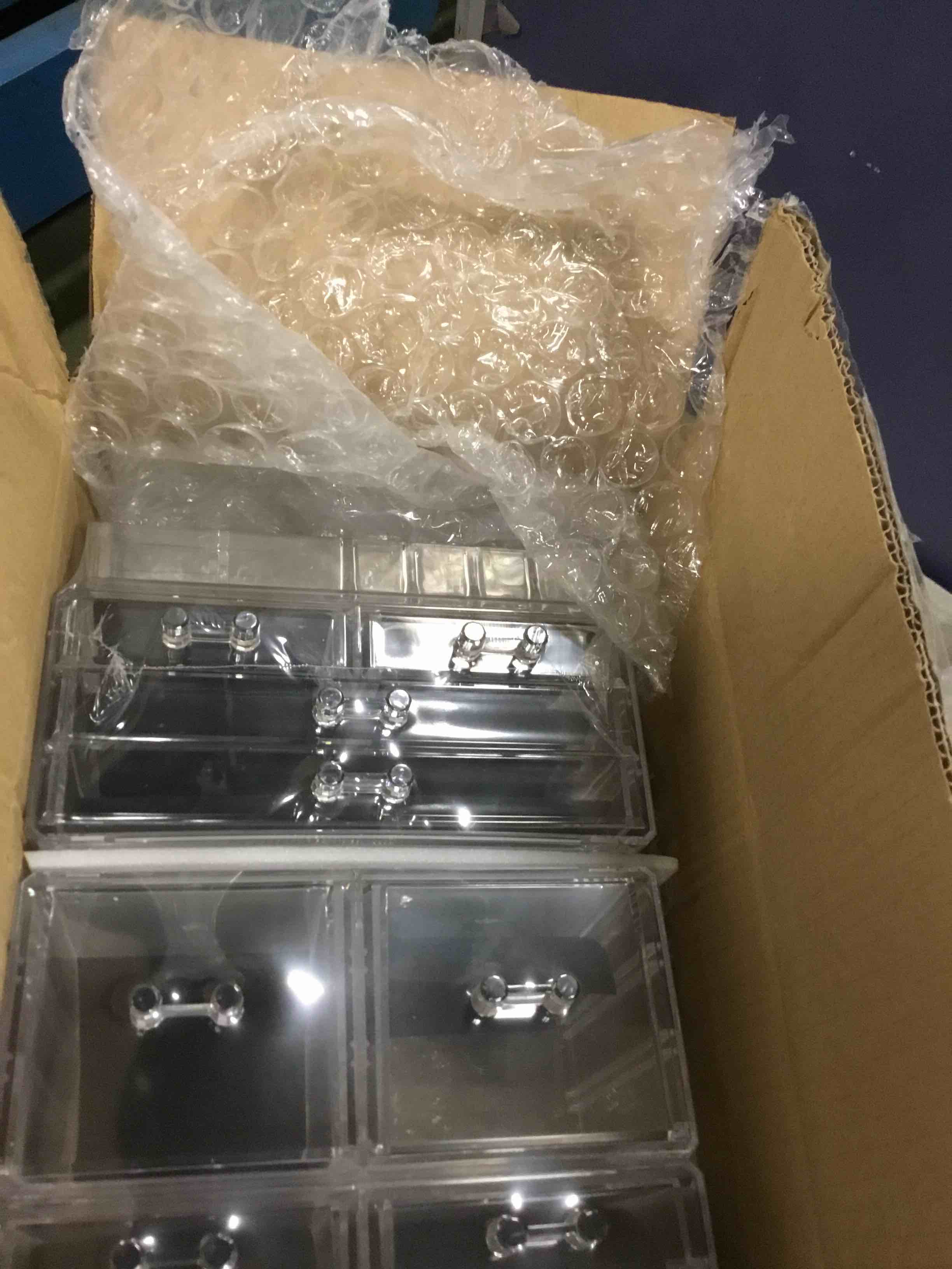 https://s3.amazonaws.com/lotting-images-prod/bidfta/BLU4943475_1704890839672.jpeg