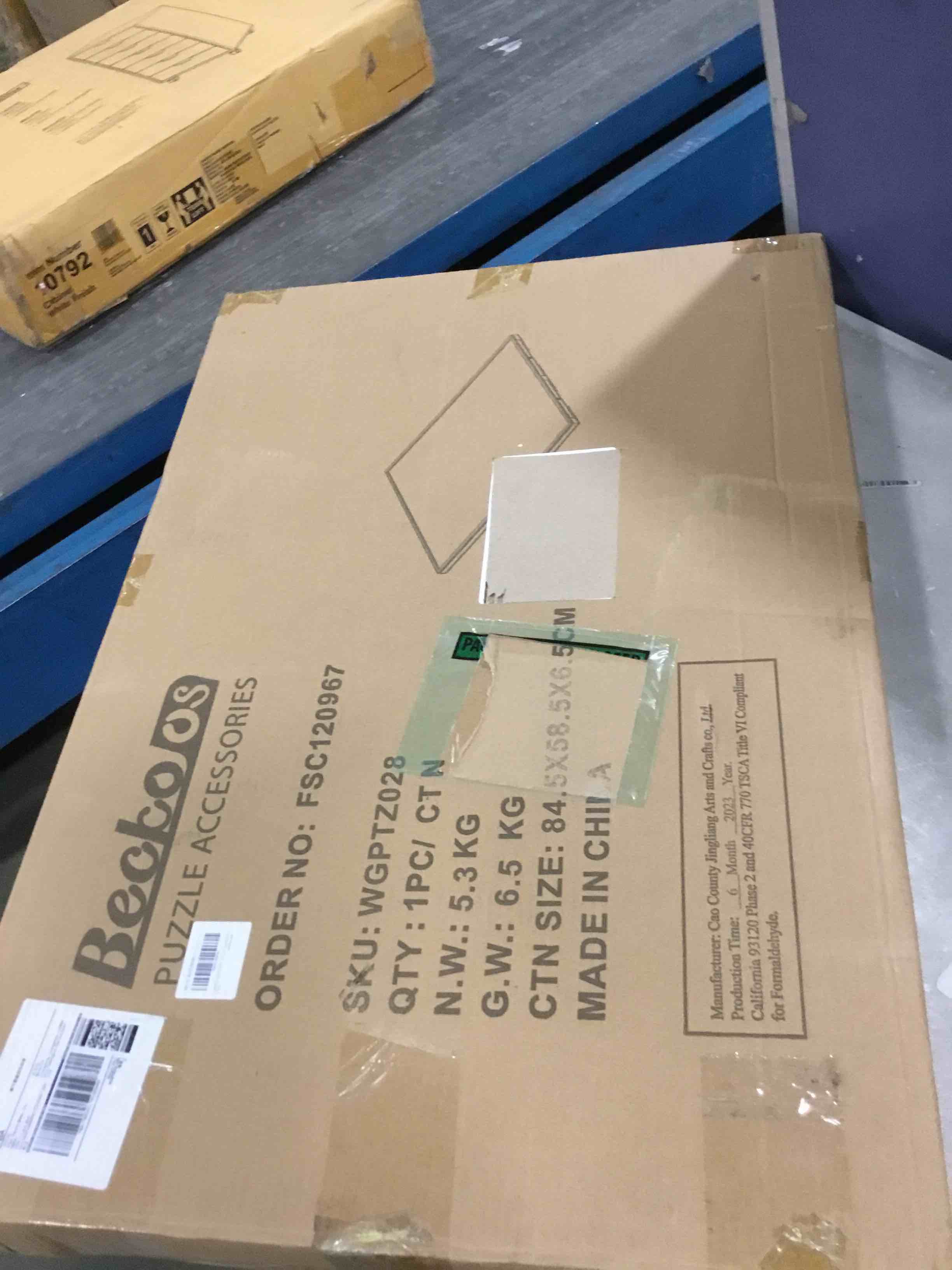 https://s3.amazonaws.com/lotting-images-prod/bidfta/BLU4943491_1704893069058.jpeg