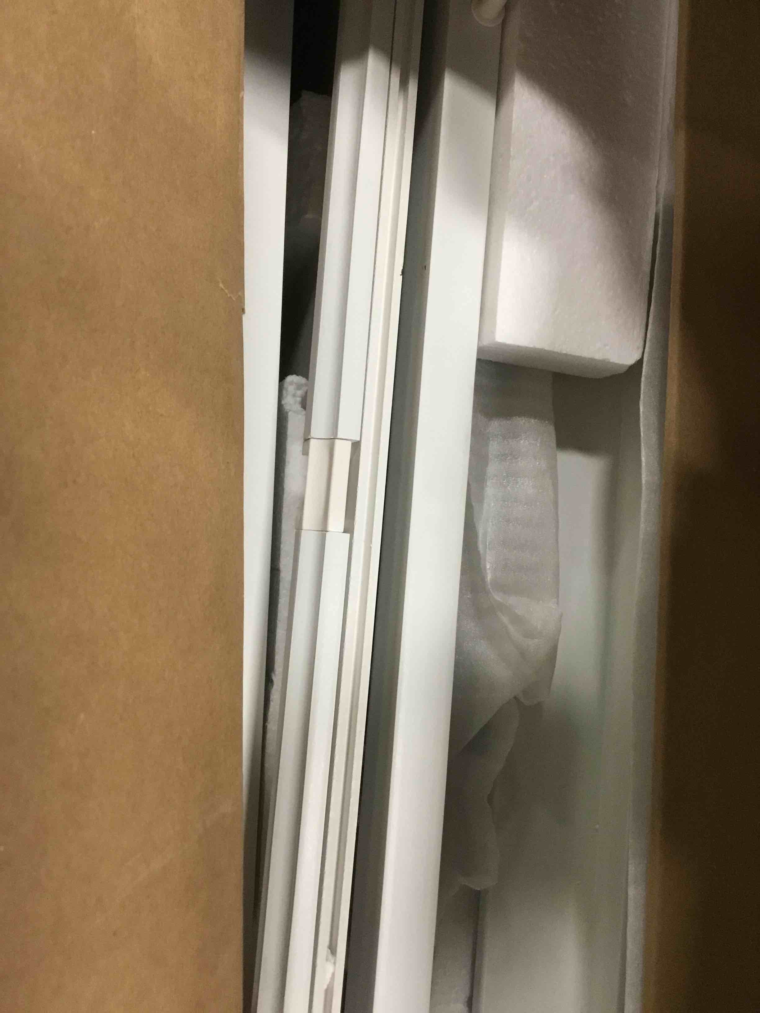 https://s3.amazonaws.com/lotting-images-prod/bidfta/BLU4943727_1704982523815.jpeg