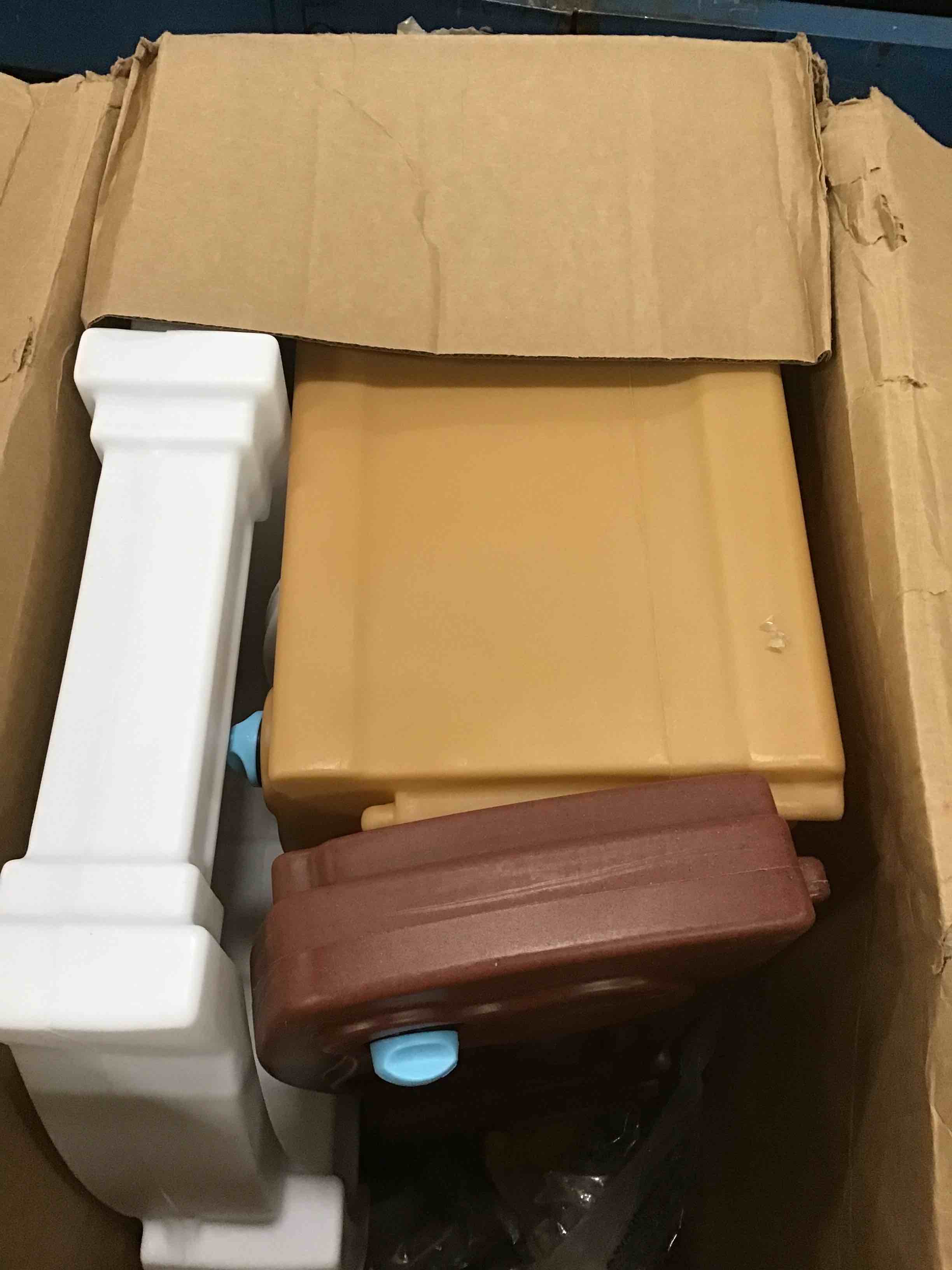 https://s3.amazonaws.com/lotting-images-prod/bidfta/BLU4944220_1705166612820.jpeg