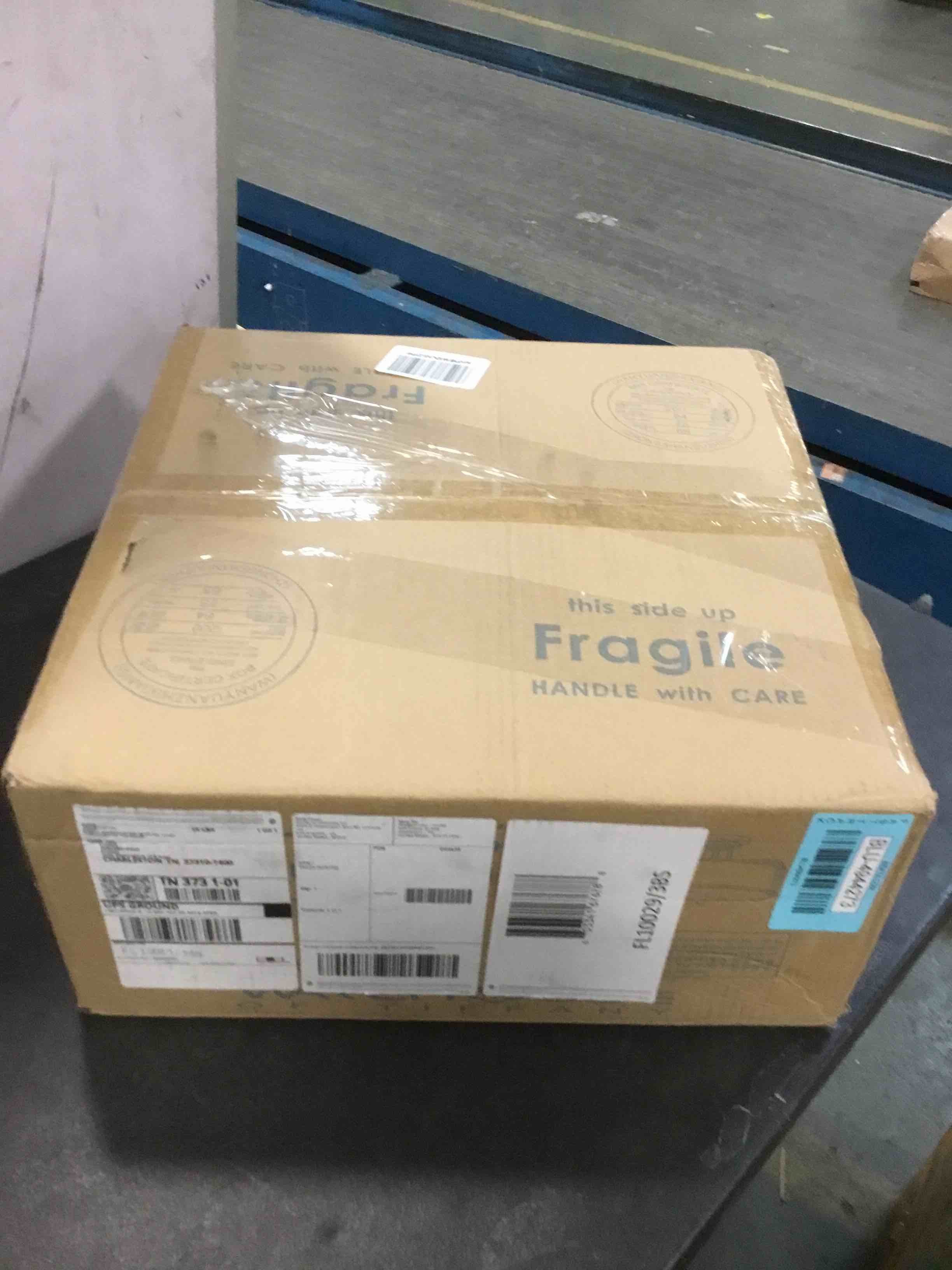 https://s3.amazonaws.com/lotting-images-prod/bidfta/BLU4944273_1705324893224.jpeg
