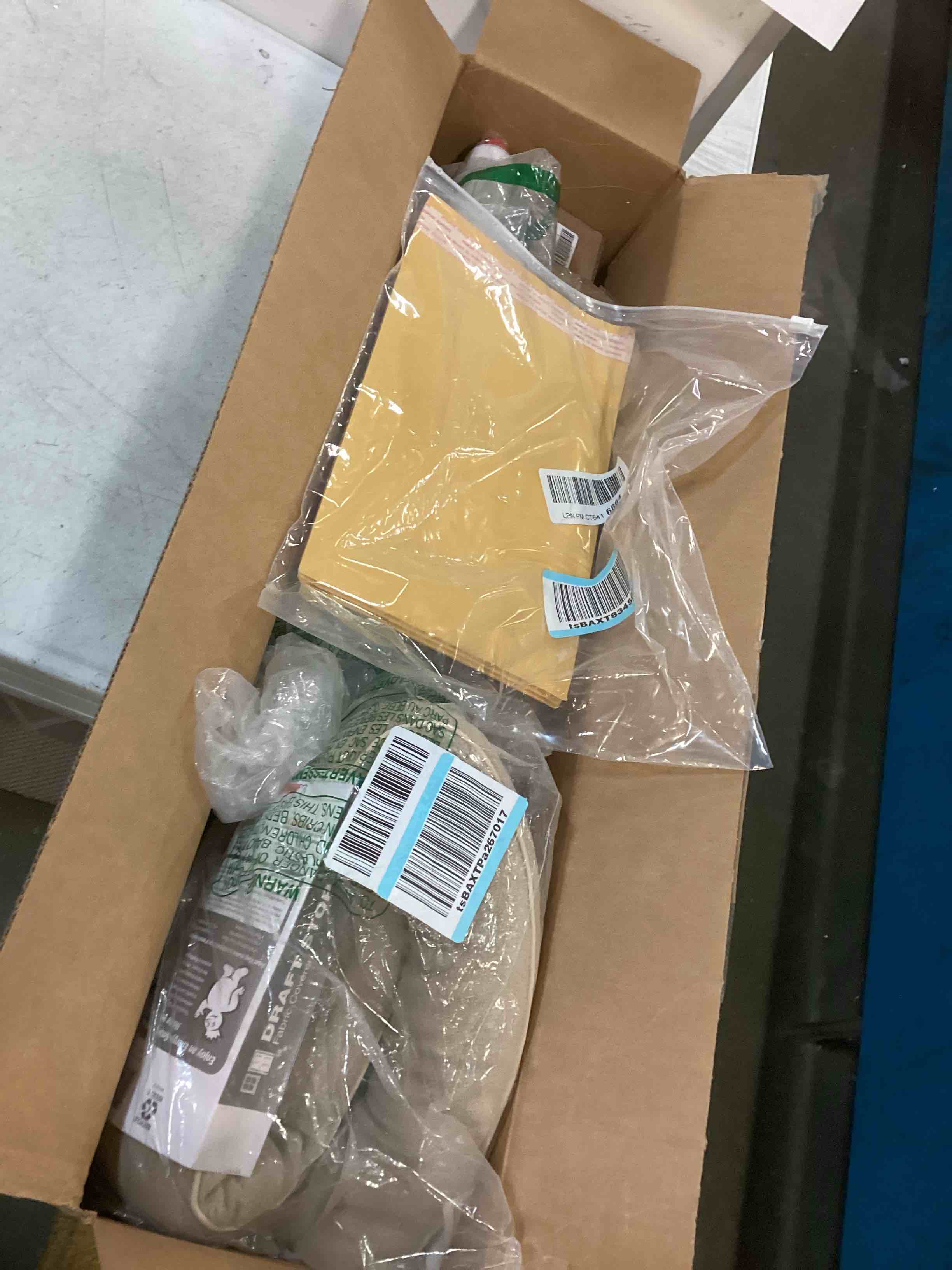 https://s3.amazonaws.com/lotting-images-prod/bidfta/BLU4944547_1704389435624.jpeg