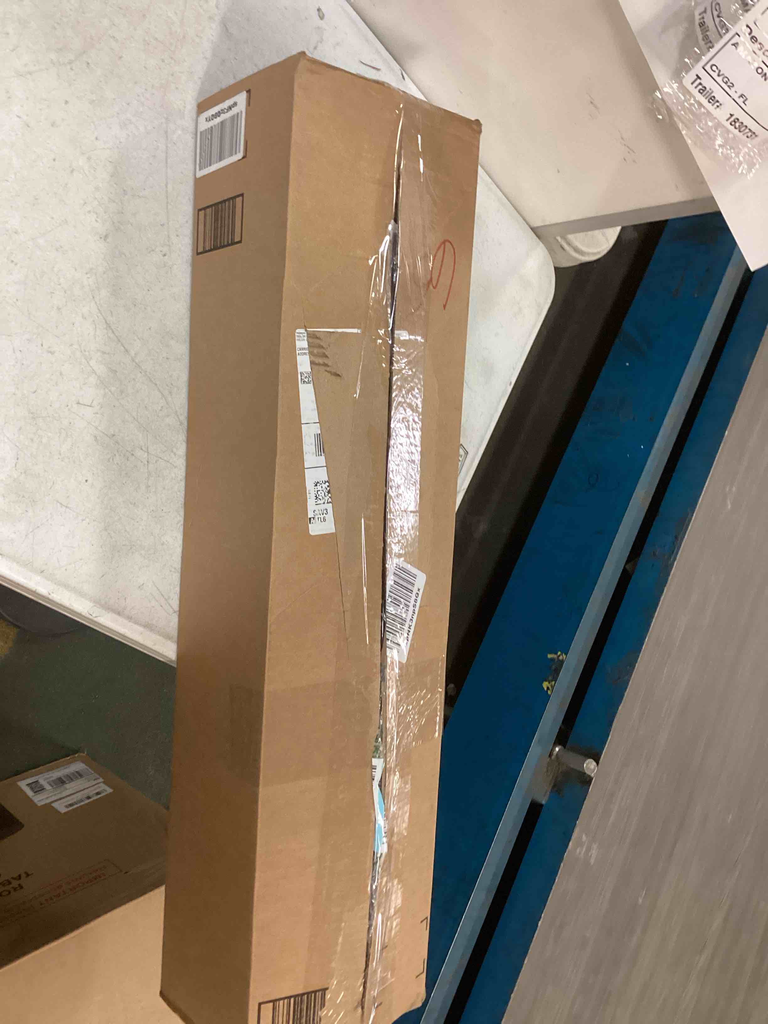 https://s3.amazonaws.com/lotting-images-prod/bidfta/BLU4944547_1704389453803.jpeg