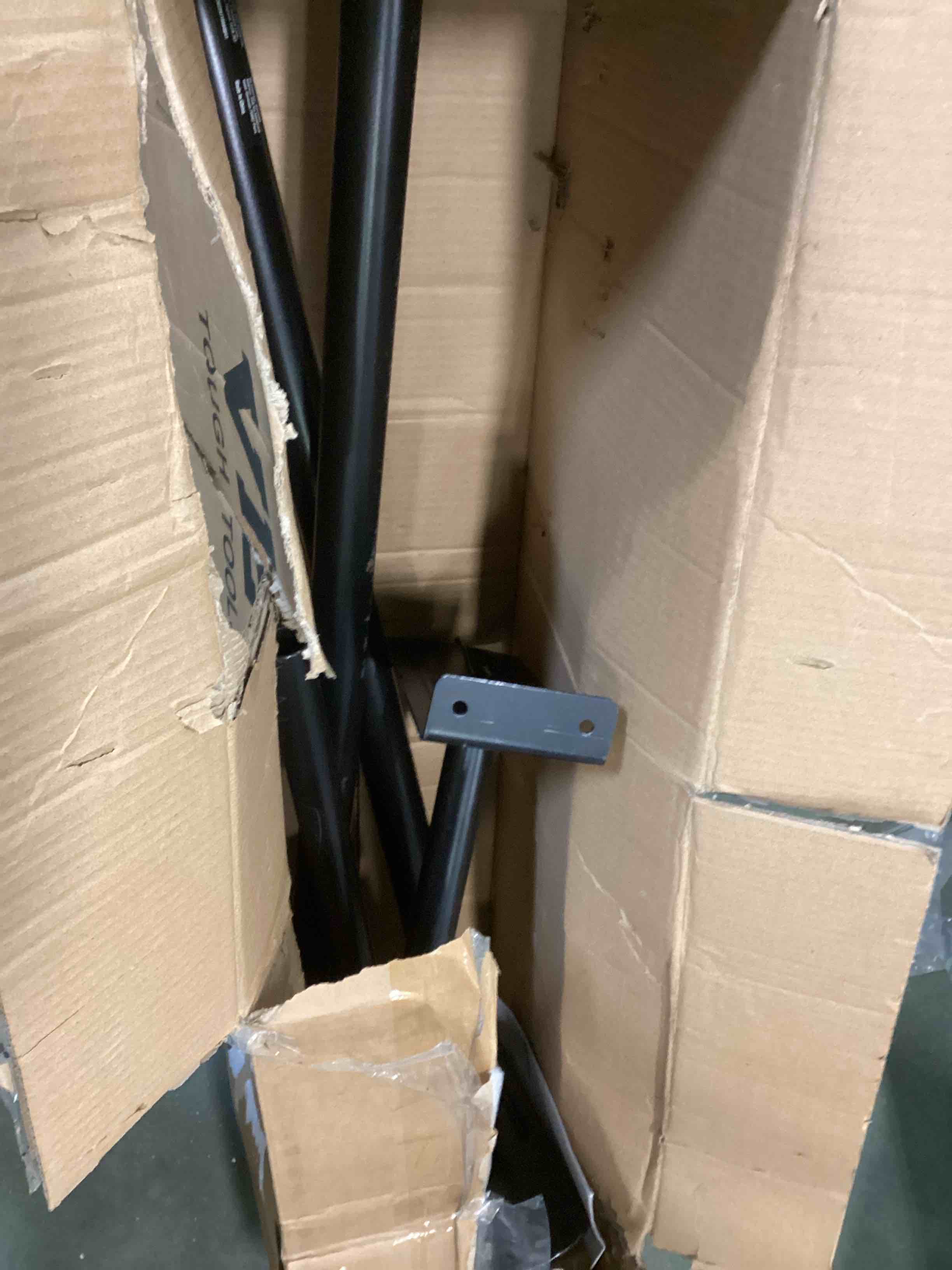 https://s3.amazonaws.com/lotting-images-prod/bidfta/BLU4944602_1704397878386.jpeg