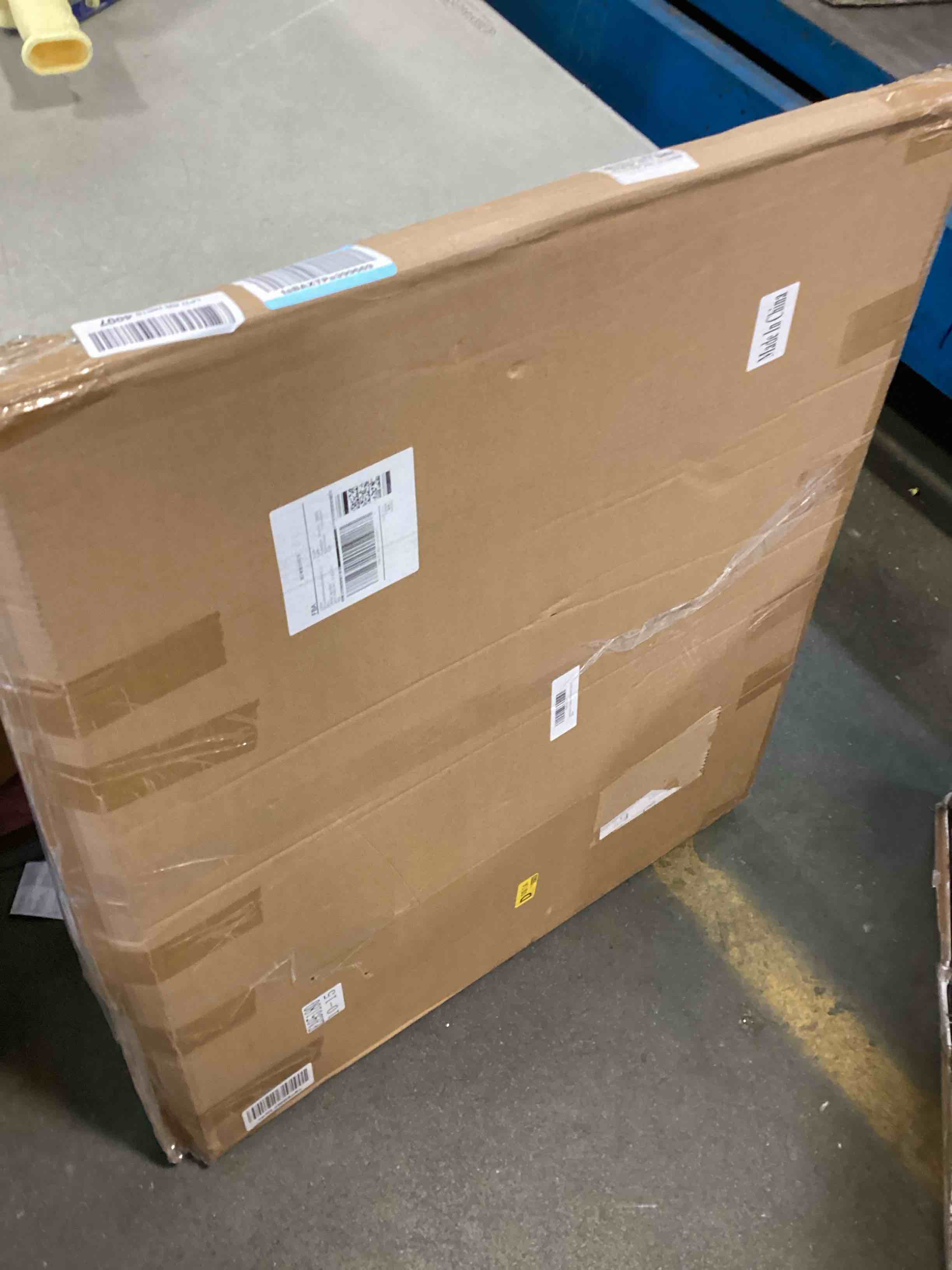 https://s3.amazonaws.com/lotting-images-prod/bidfta/BLU4945532_1705338046199.jpeg