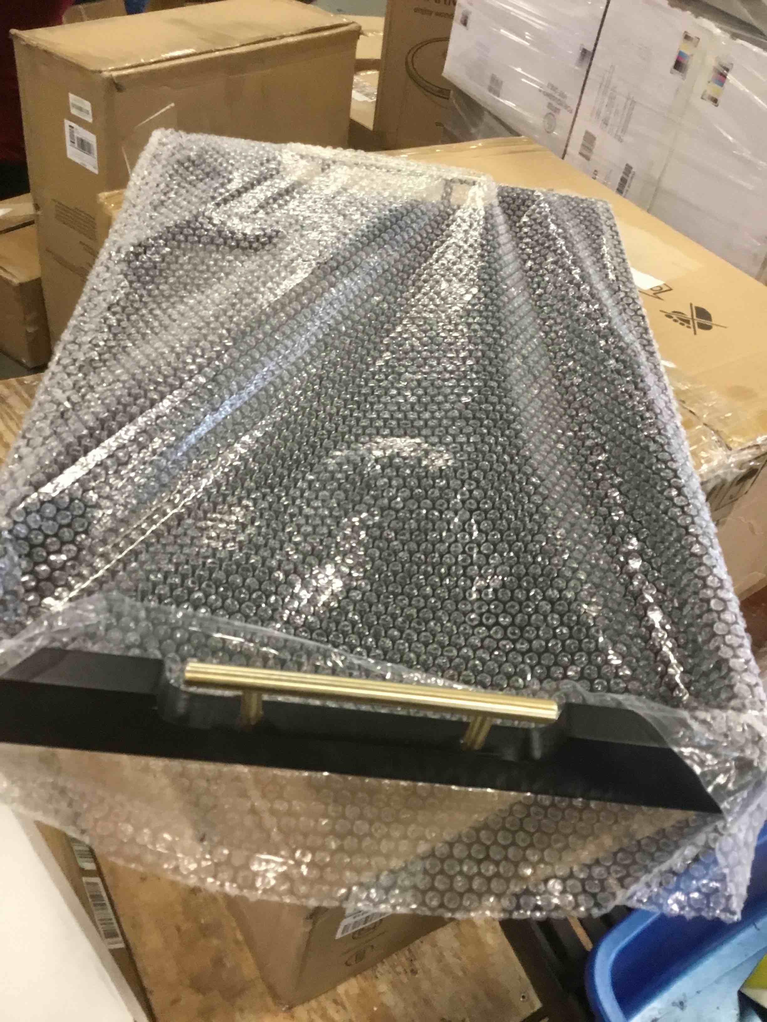 https://s3.amazonaws.com/lotting-images-prod/bidfta/BLU4946238_1704479948897.jpeg