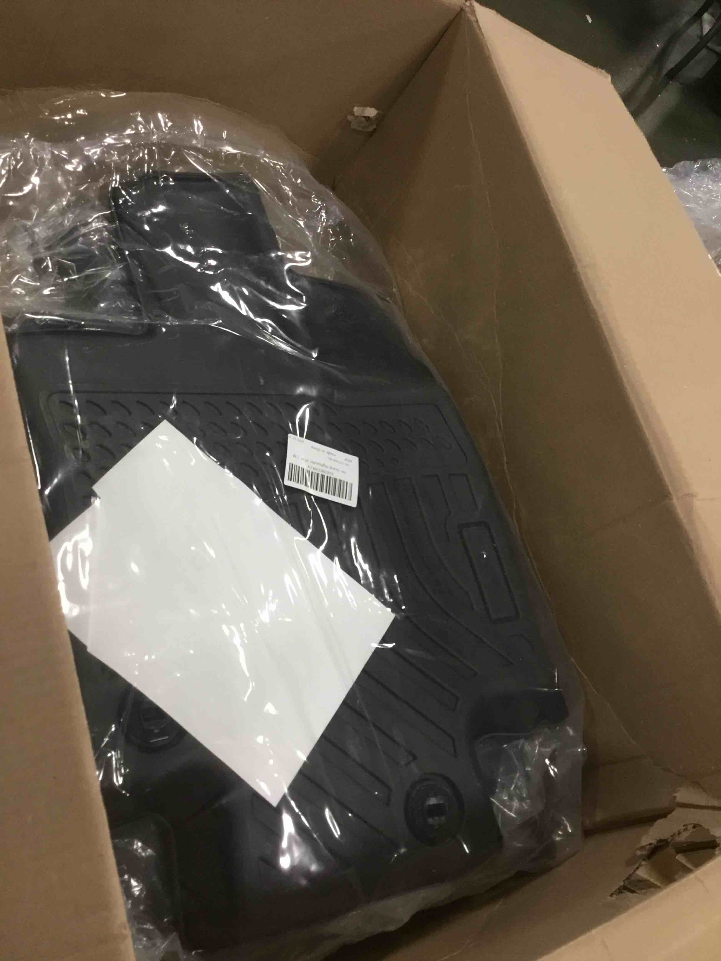 https://s3.amazonaws.com/lotting-images-prod/bidfta/BLU4946357_1704719748221.jpeg