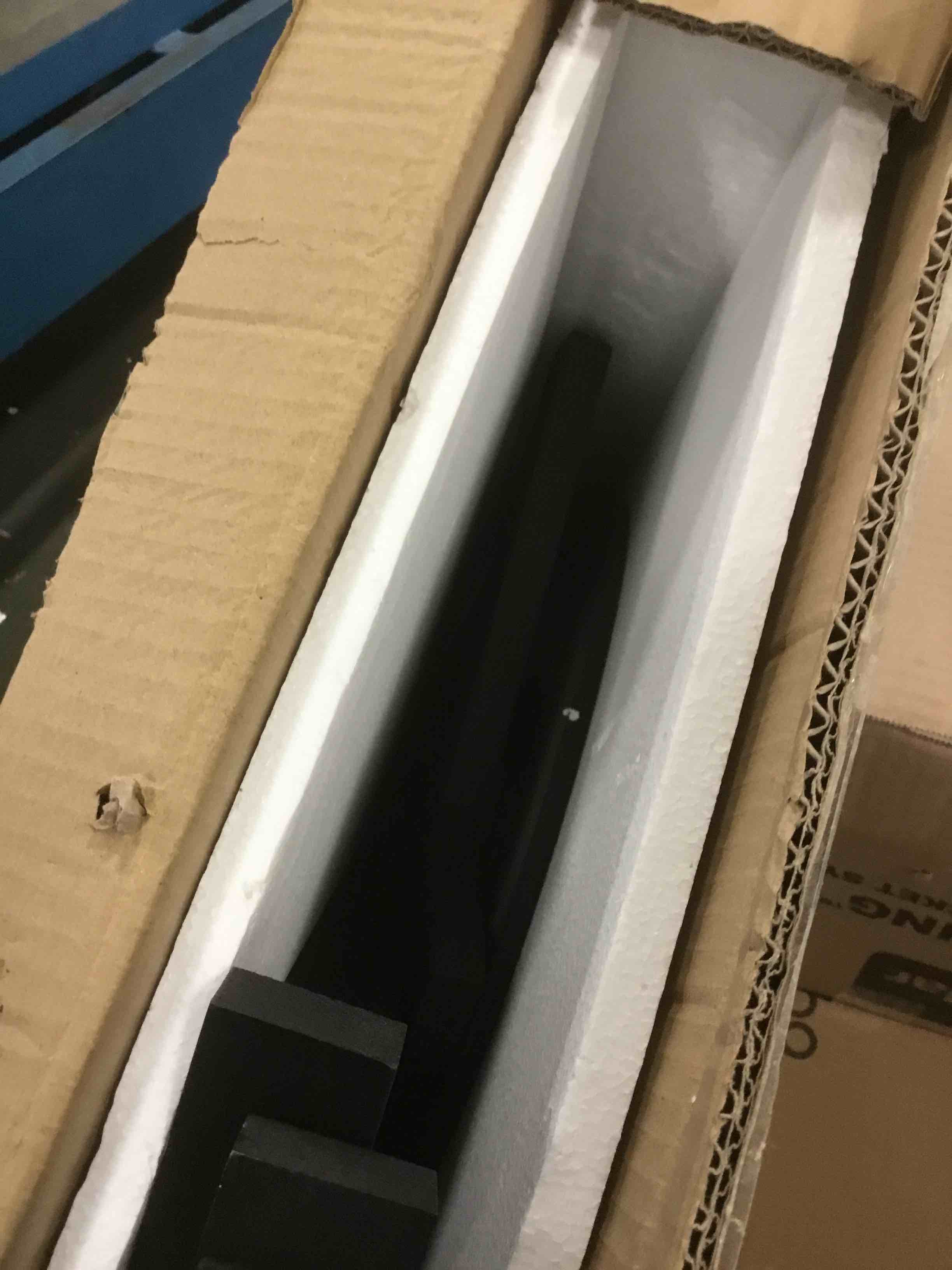 https://s3.amazonaws.com/lotting-images-prod/bidfta/BLU4946513_1704742693358.jpeg
