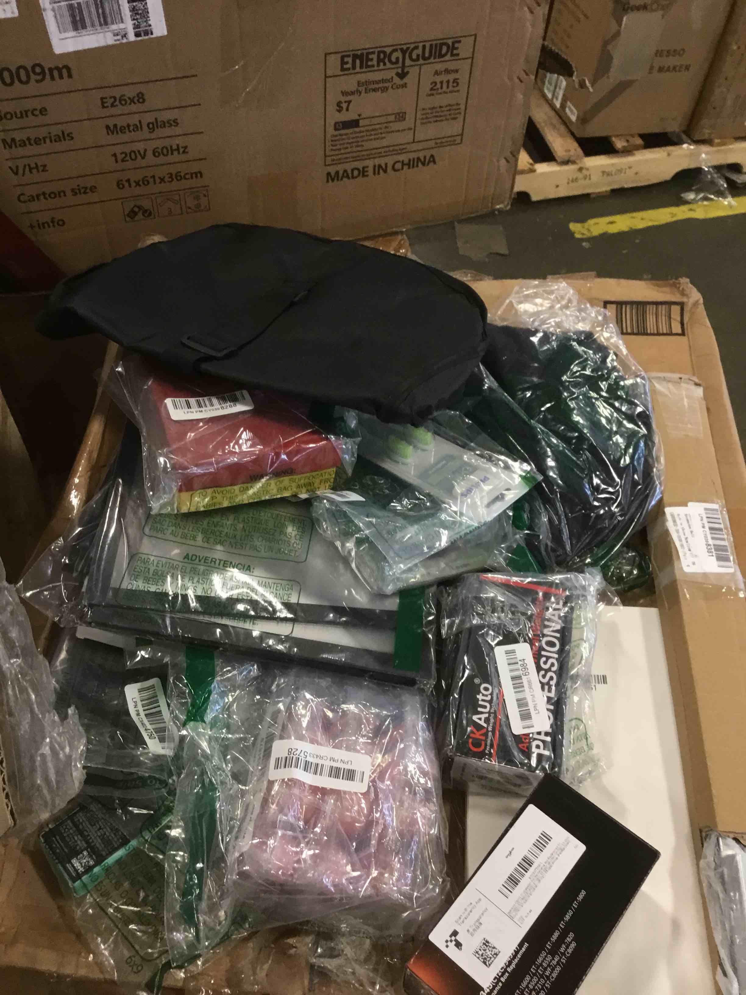 https://s3.amazonaws.com/lotting-images-prod/bidfta/BLU4946756_1705002501521.jpeg